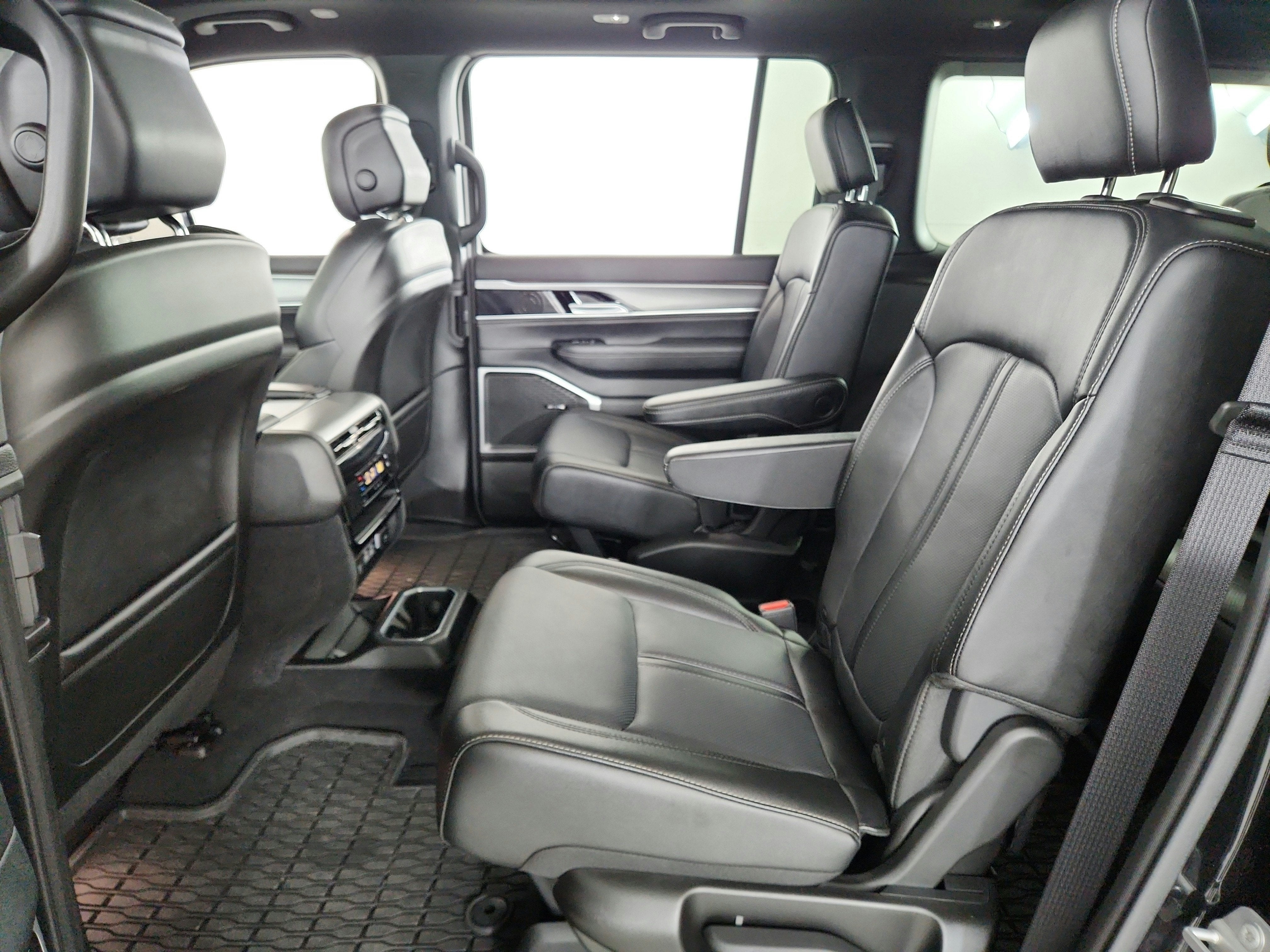 2024 Jeep Wagoneer Series II Carbide 4x4