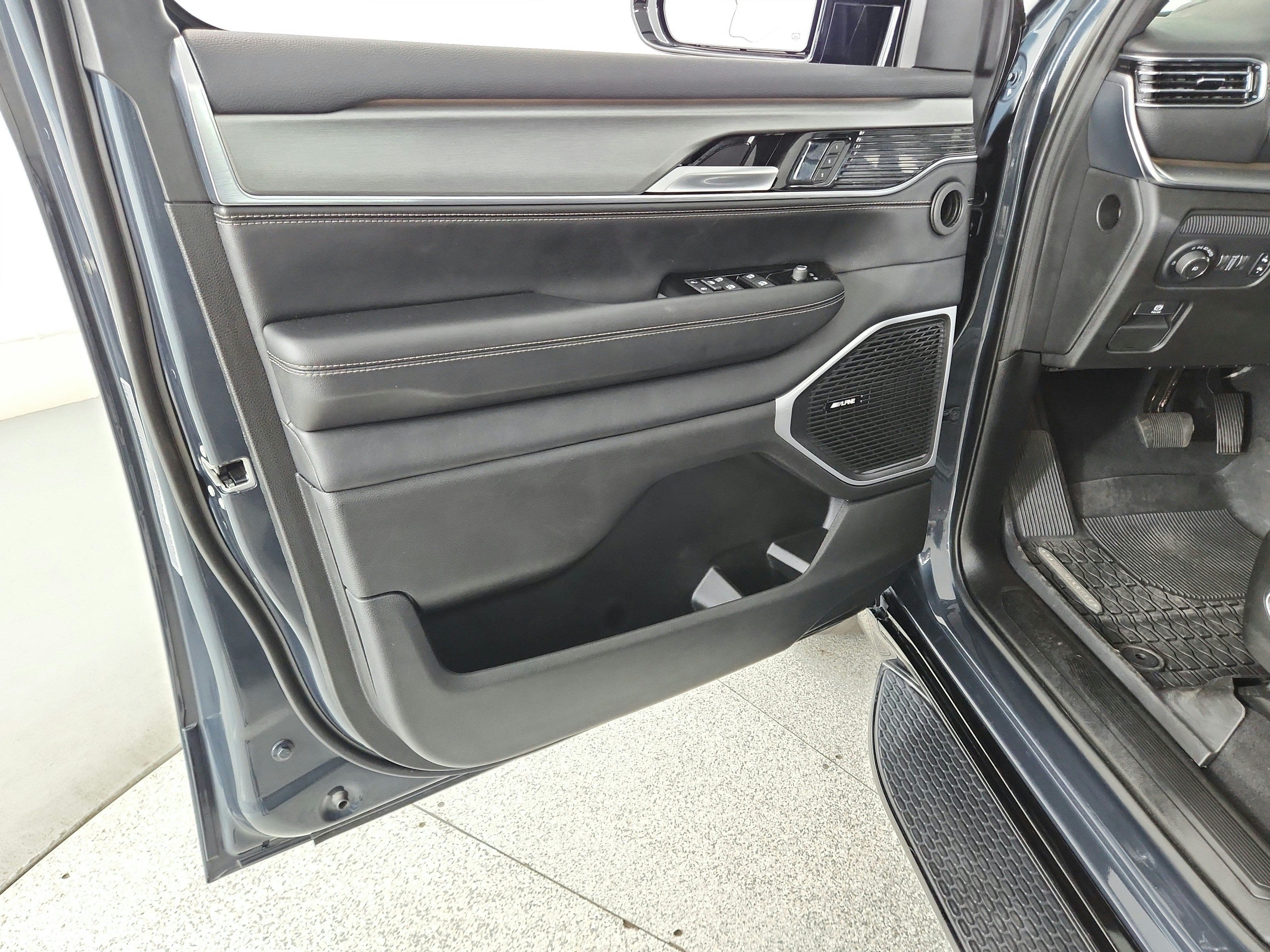 2024 Jeep Wagoneer Series II Carbide 4x4