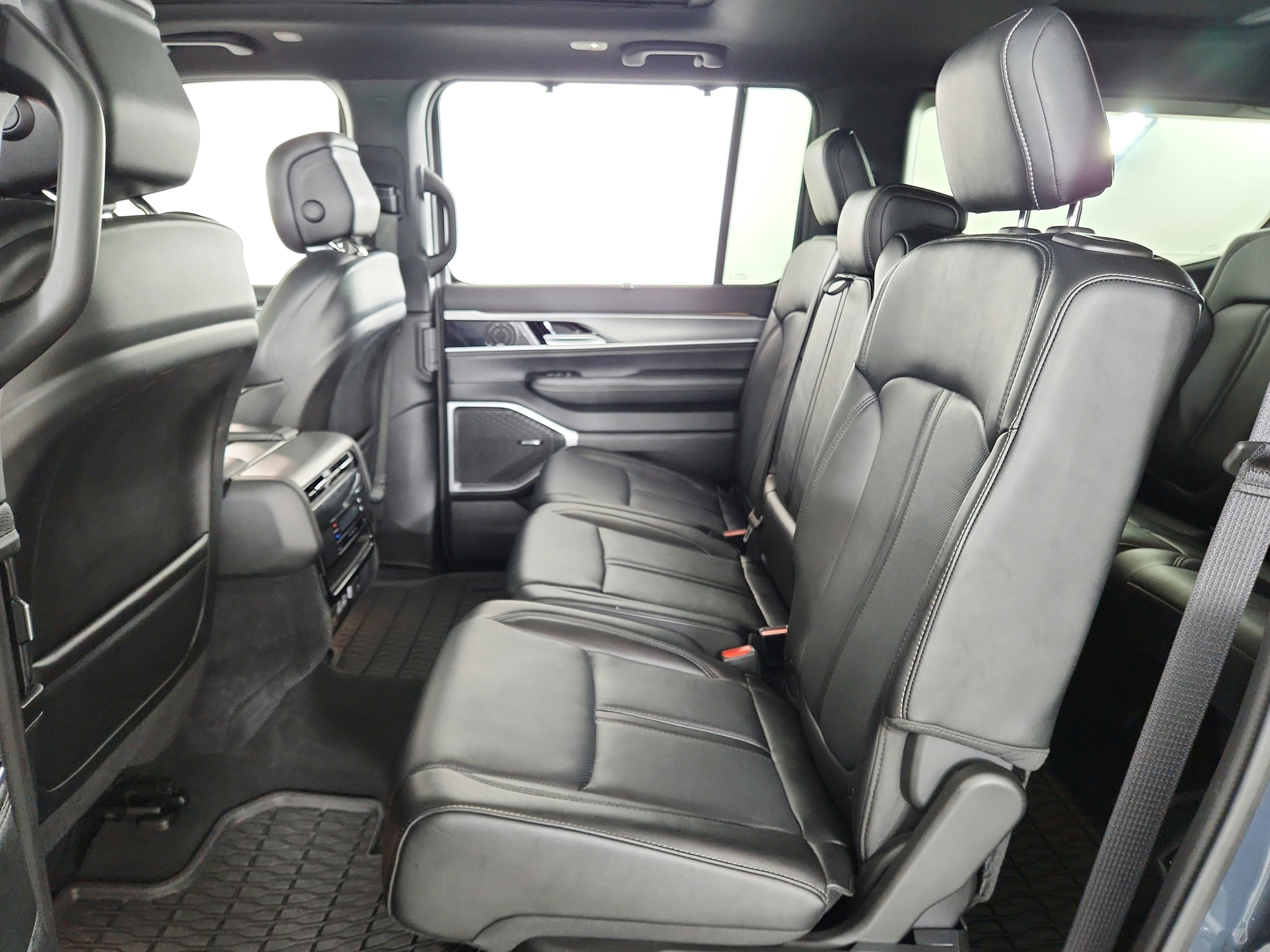 2024 Jeep Wagoneer Series II Carbide 4x4