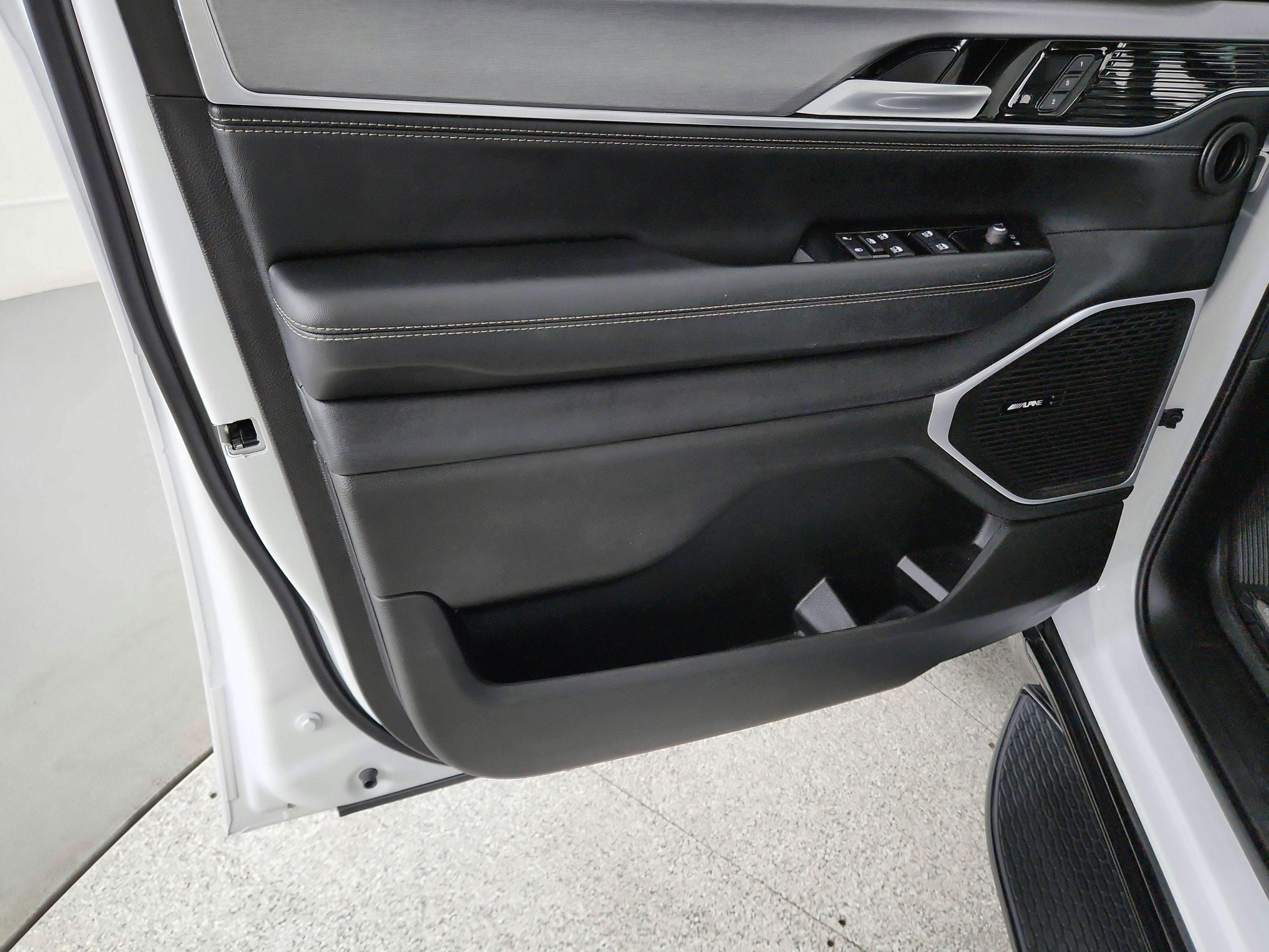 2024 Jeep Wagoneer Series II Carbide