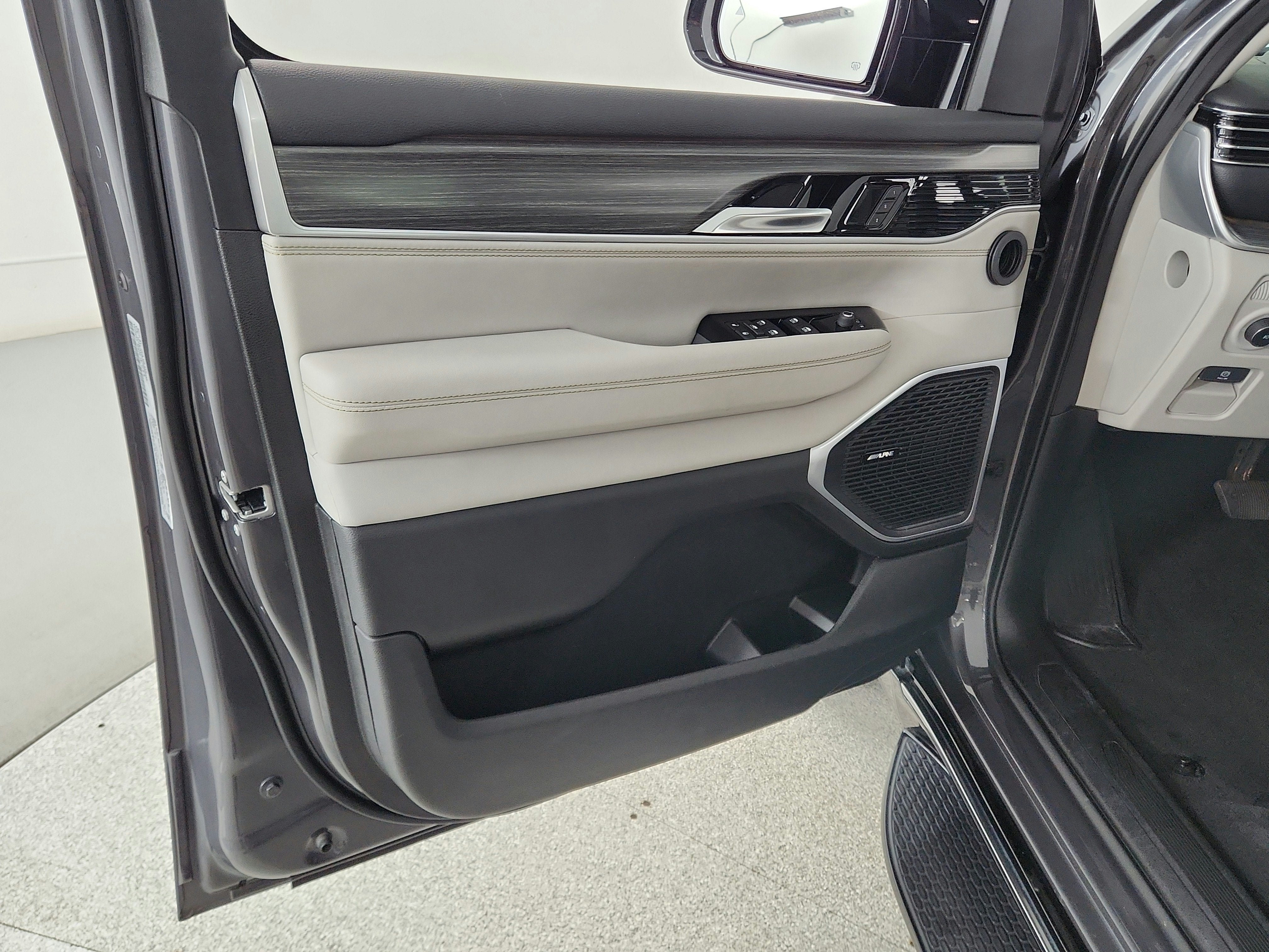 2023 Jeep Wagoneer Series III