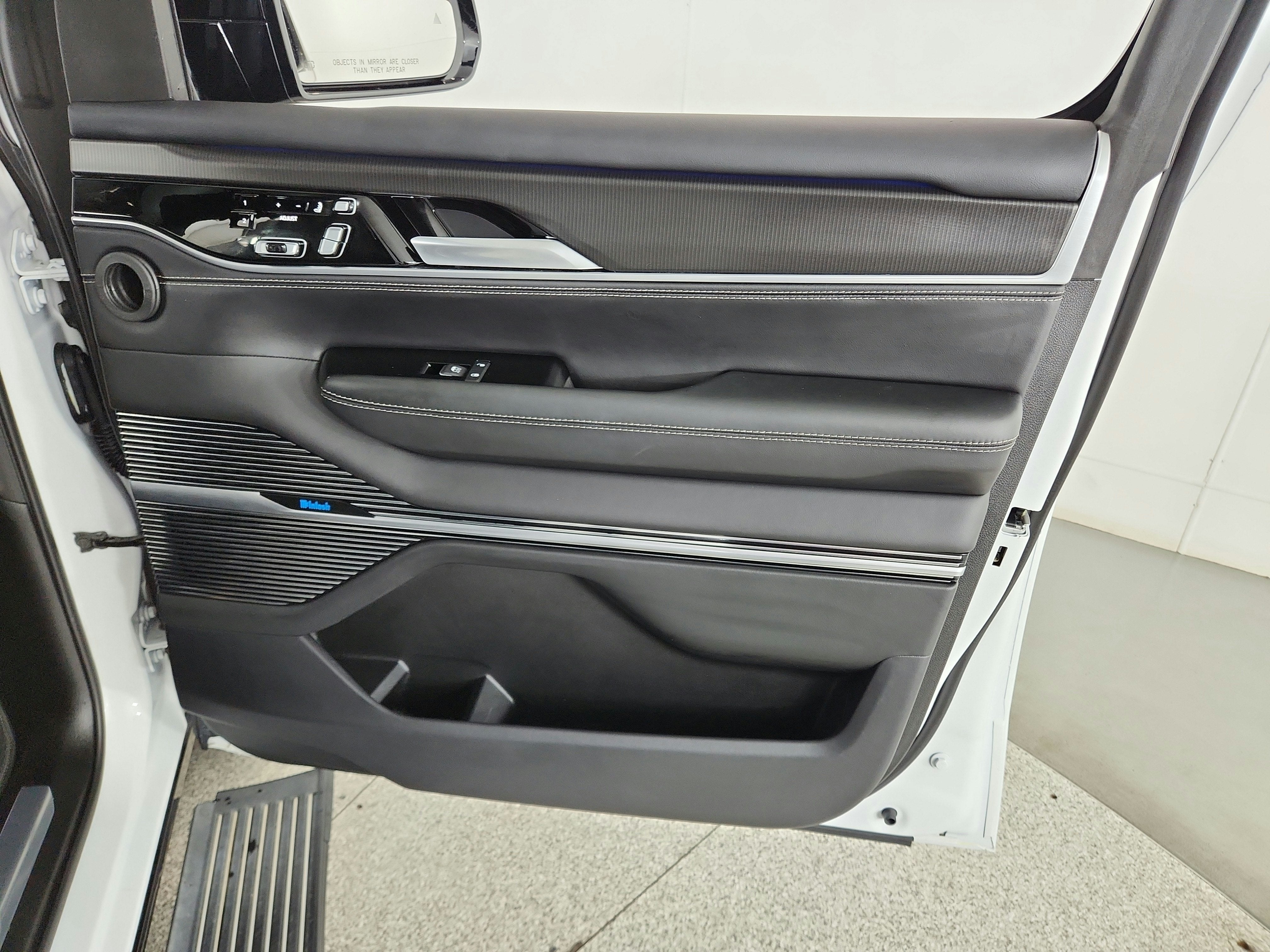 2025 Jeep Grand Wagoneer Series II Obsidian 4x4