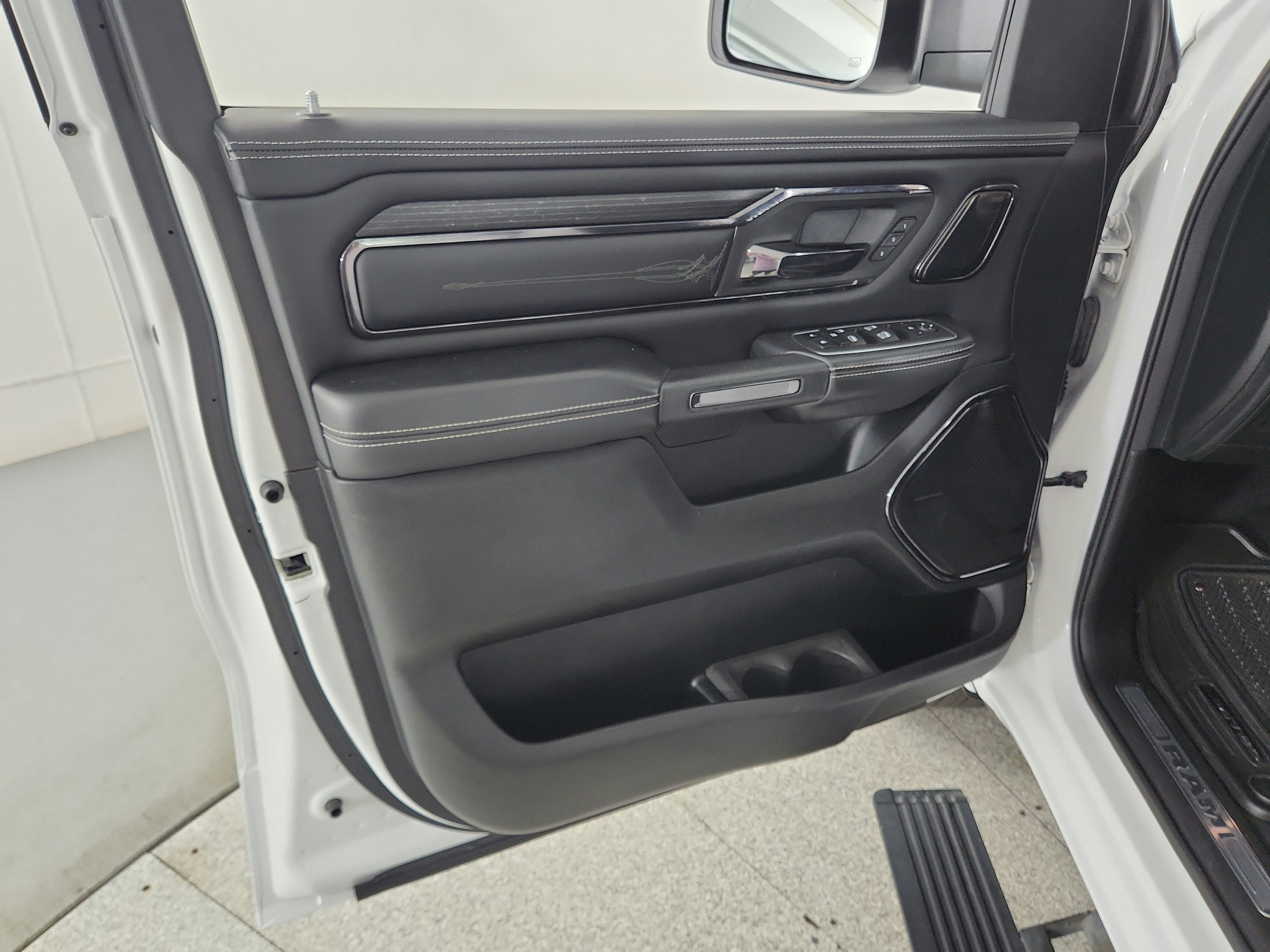 2023 RAM Ram 1500 Limited 4x4 Crew Cab 5'7" Box