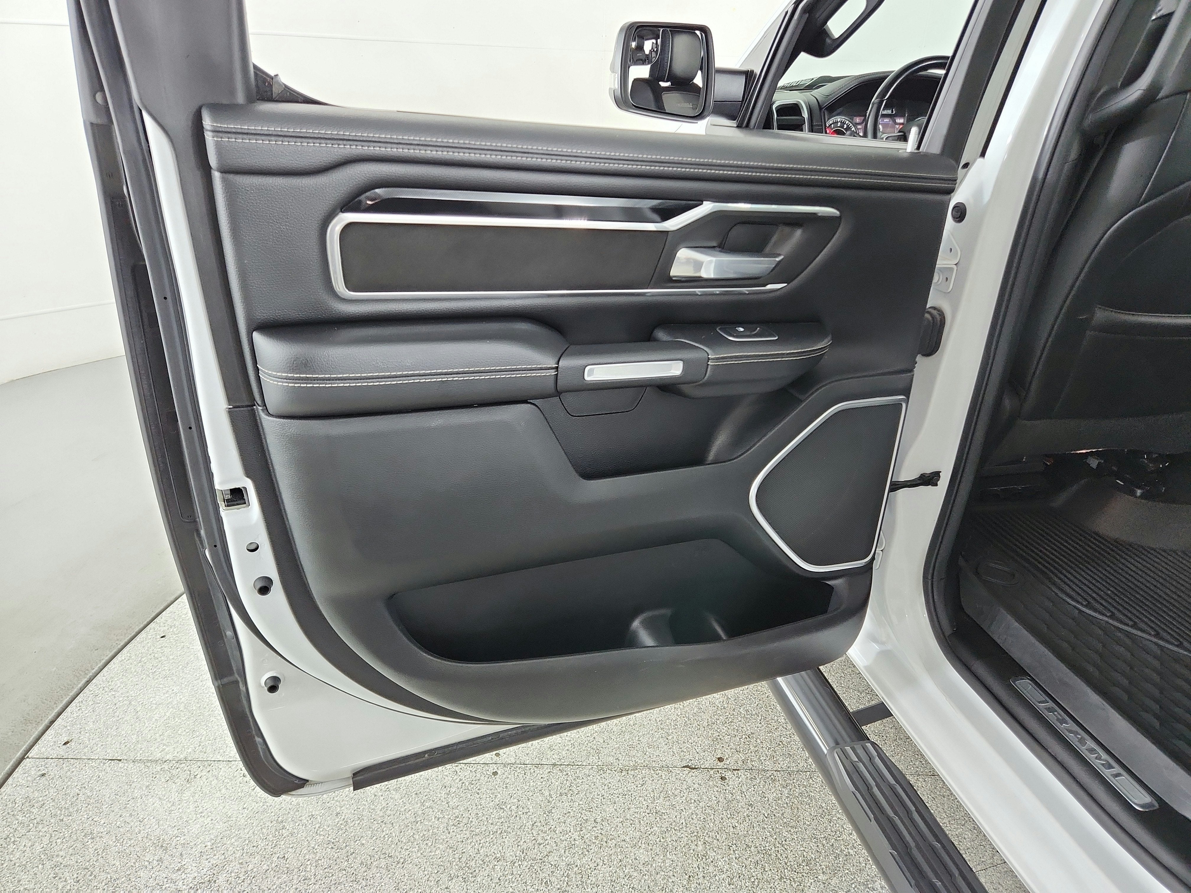 2022 RAM Ram 1500 Laramie 4x4 Crew Cab 5'7" Box