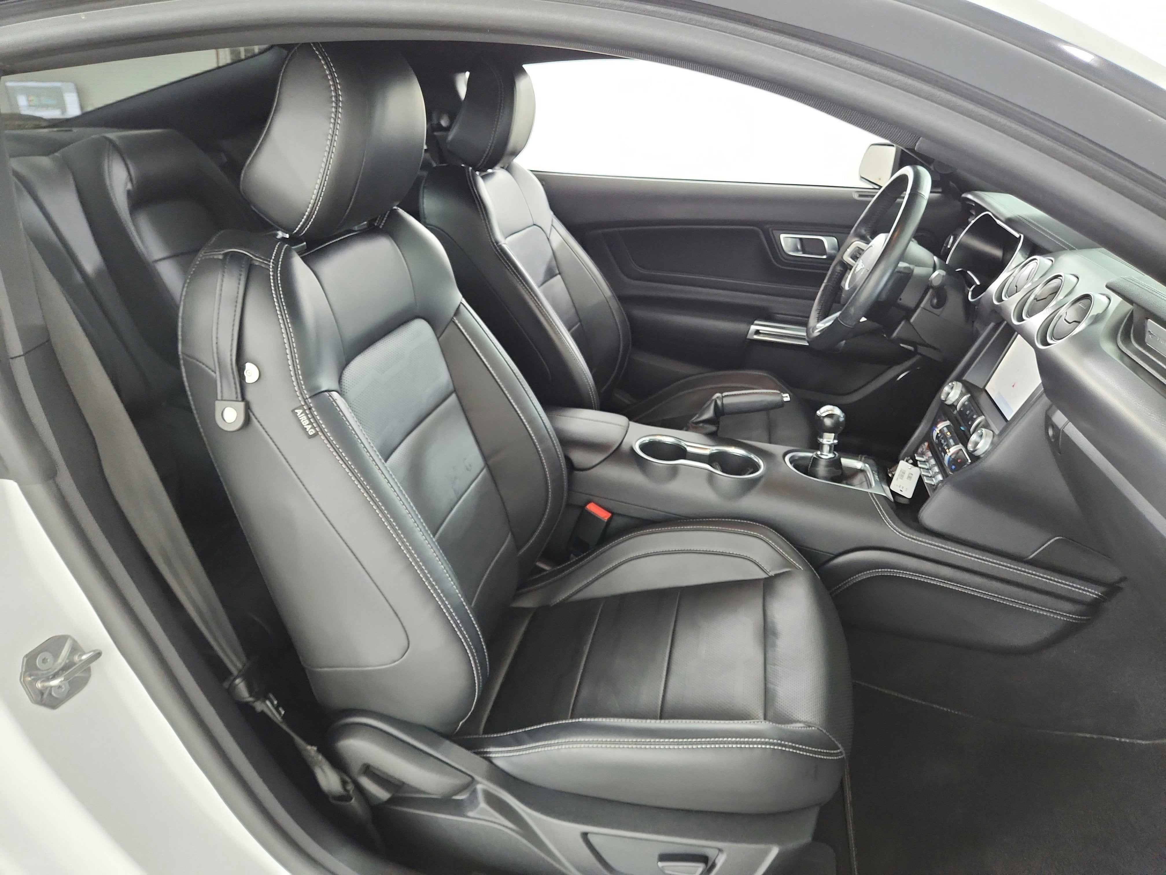 2021 Ford Mustang EcoBoost