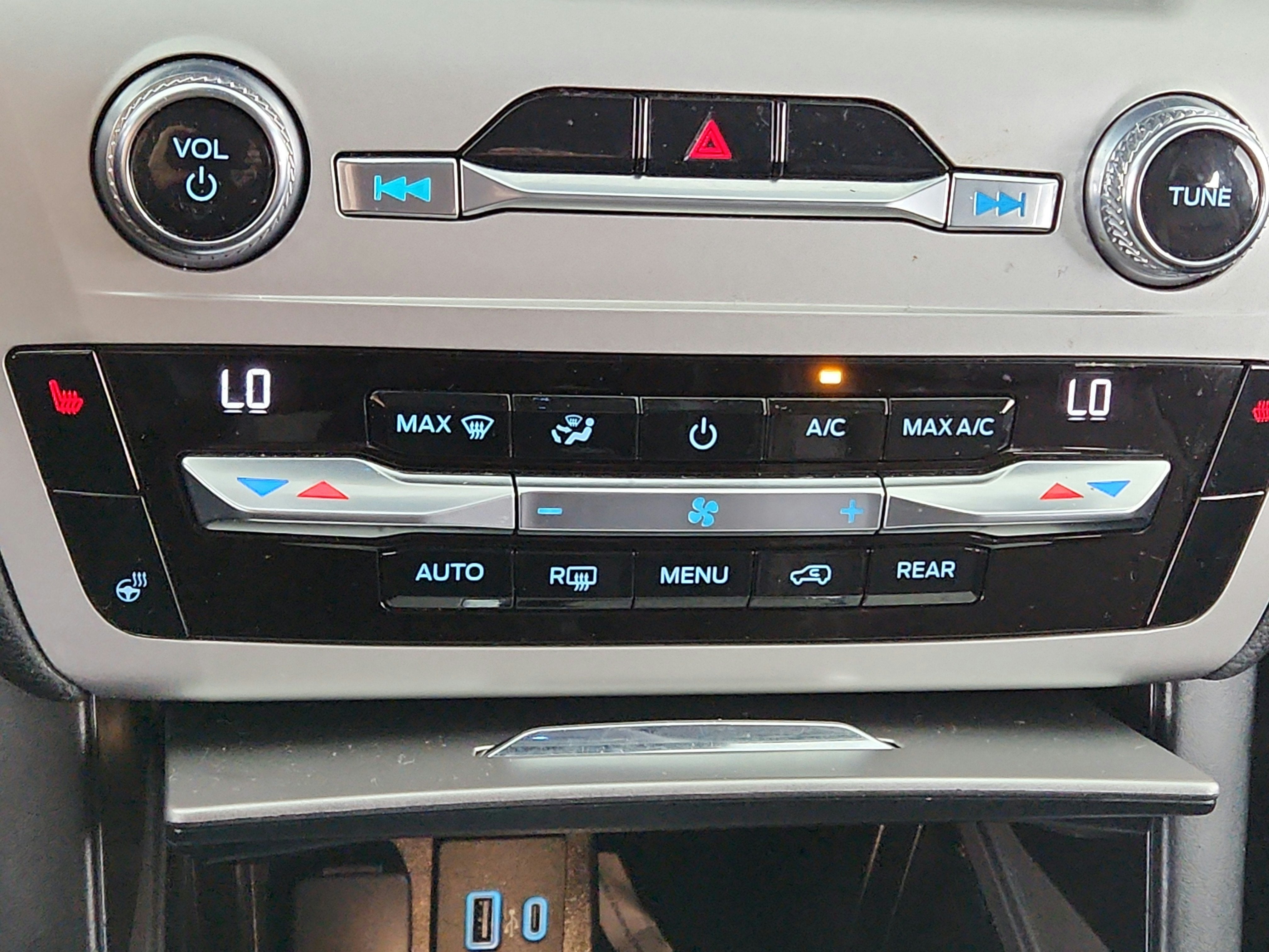 2021 Ford Explorer XLT 4WD