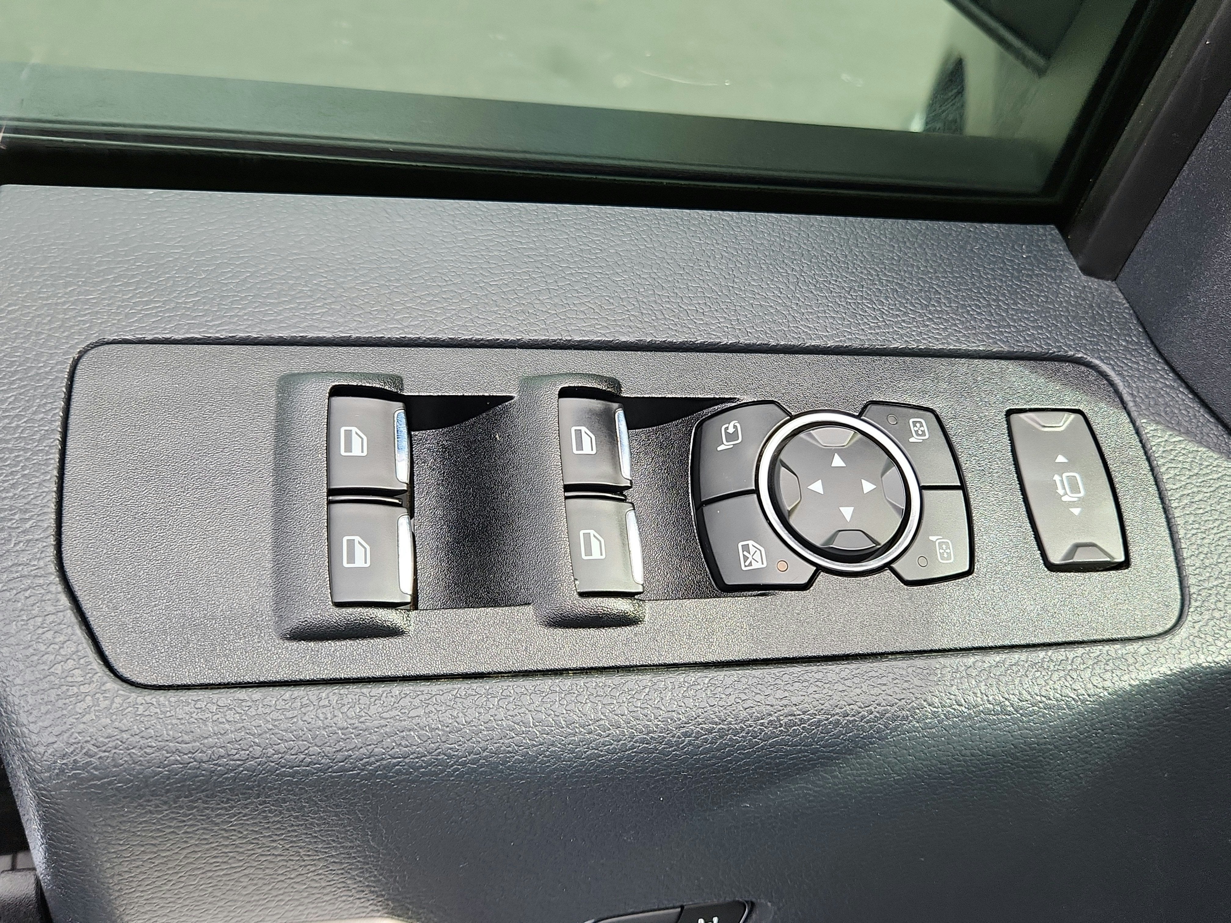 2022 Ford F-350 LARIAT 4WD Crew Cab 6.75' Box