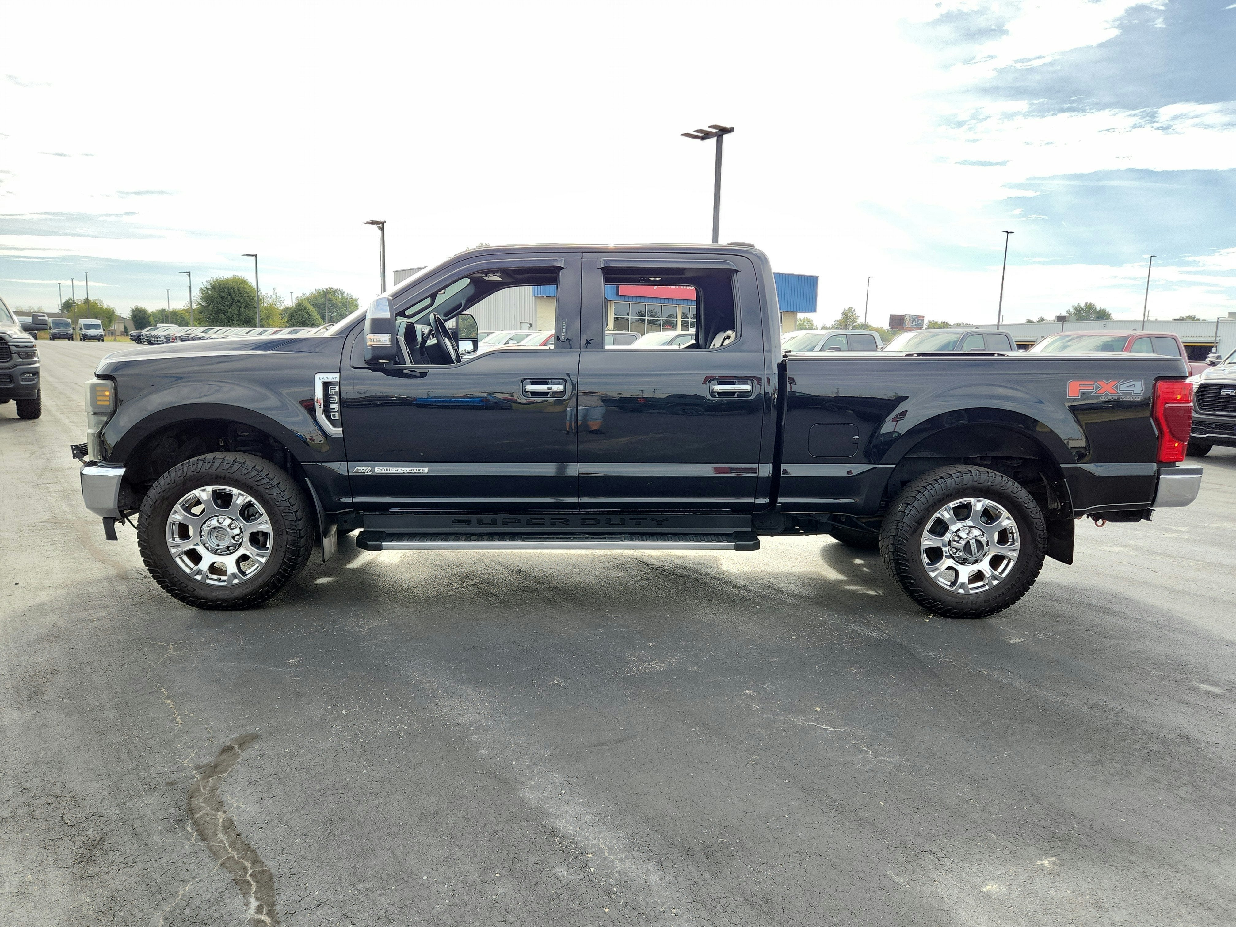 2022 Ford F-350 LARIAT 4WD Crew Cab 6.75' Box