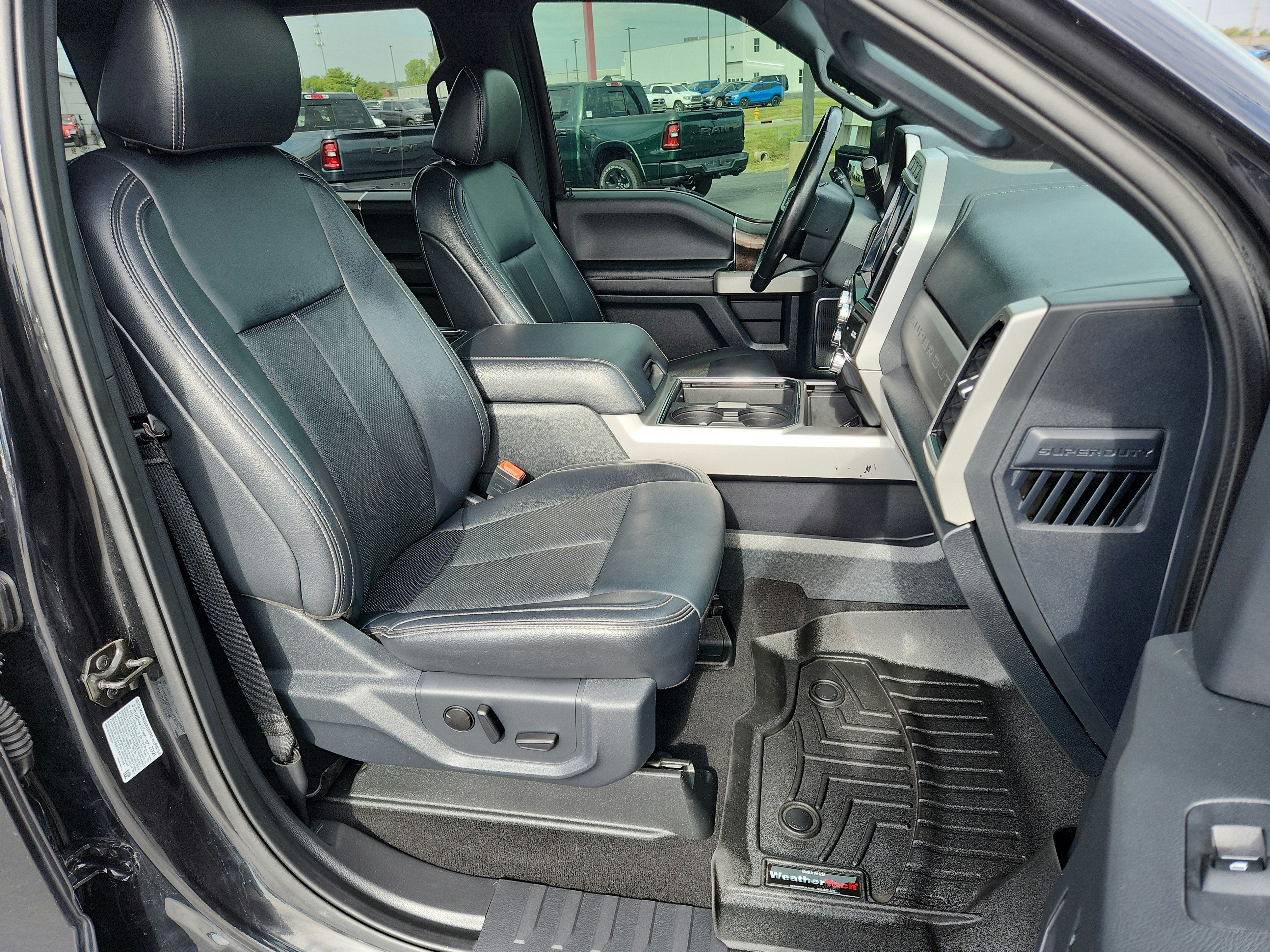2022 Ford F-350 LARIAT 4WD Crew Cab 6.75' Box