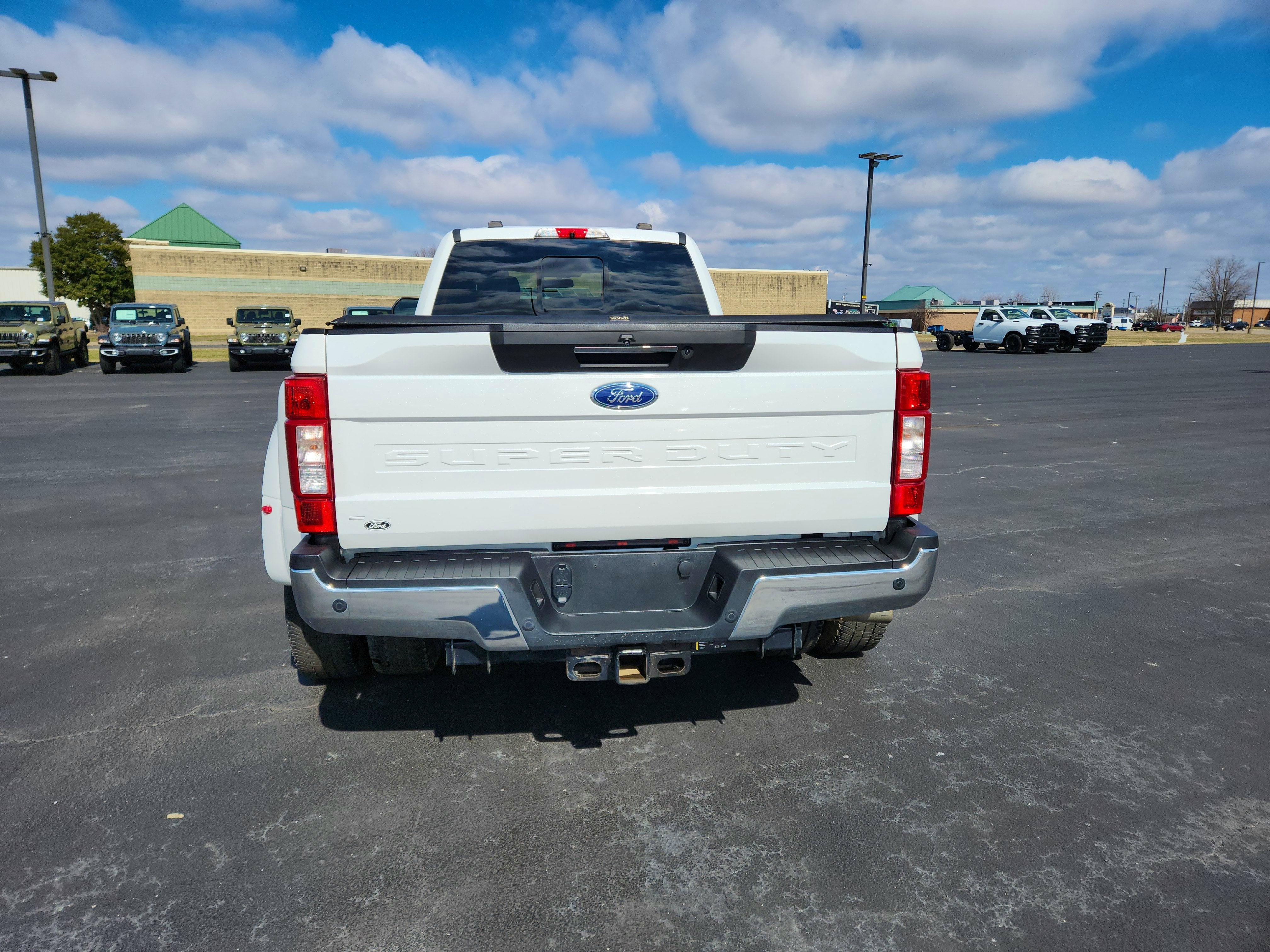 2020 Ford Super Duty F-350 DRW Pickup LARIAT