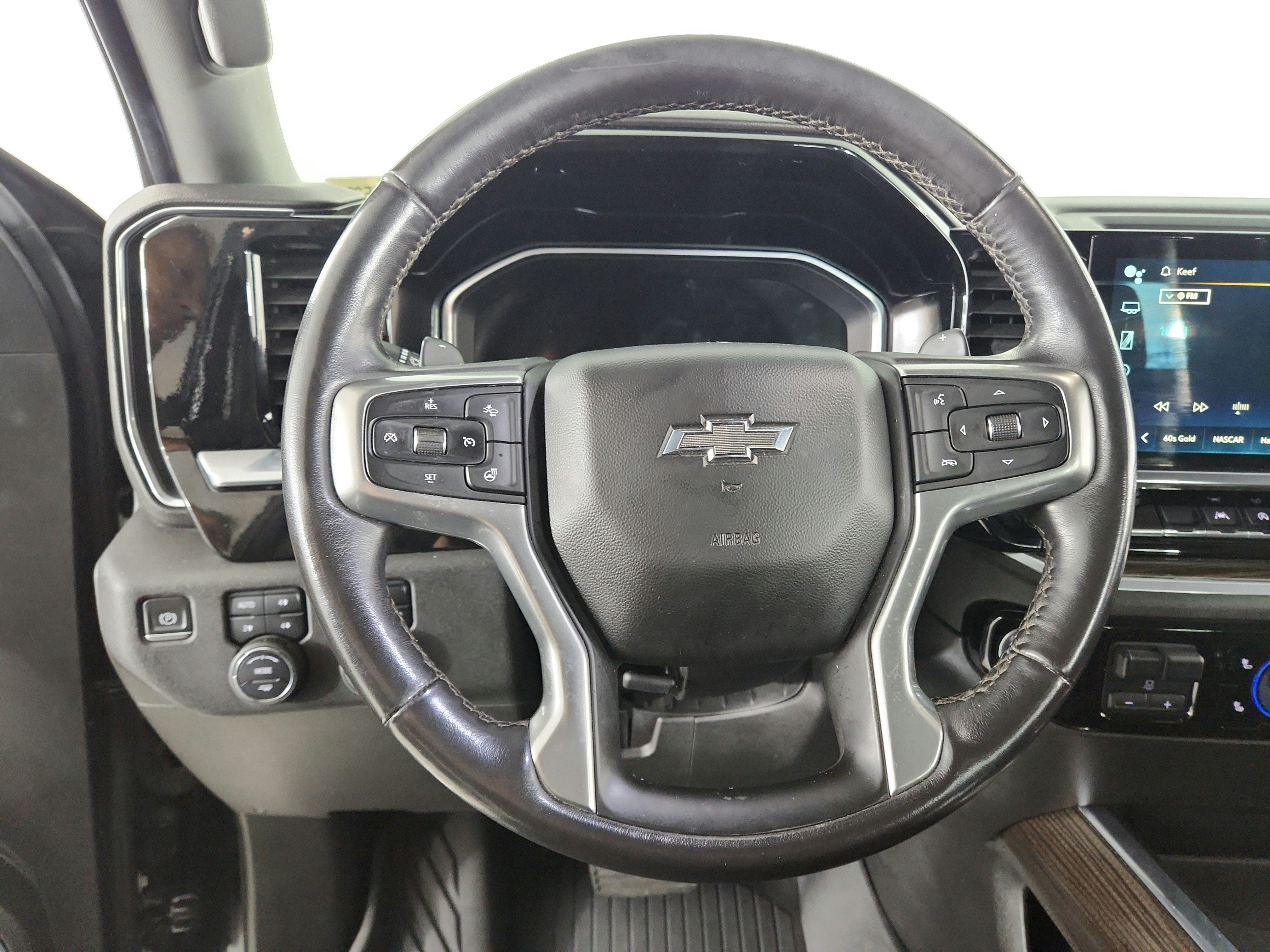 2022 Chevrolet Silverado 1500 4WD Crew Cab 147" RST