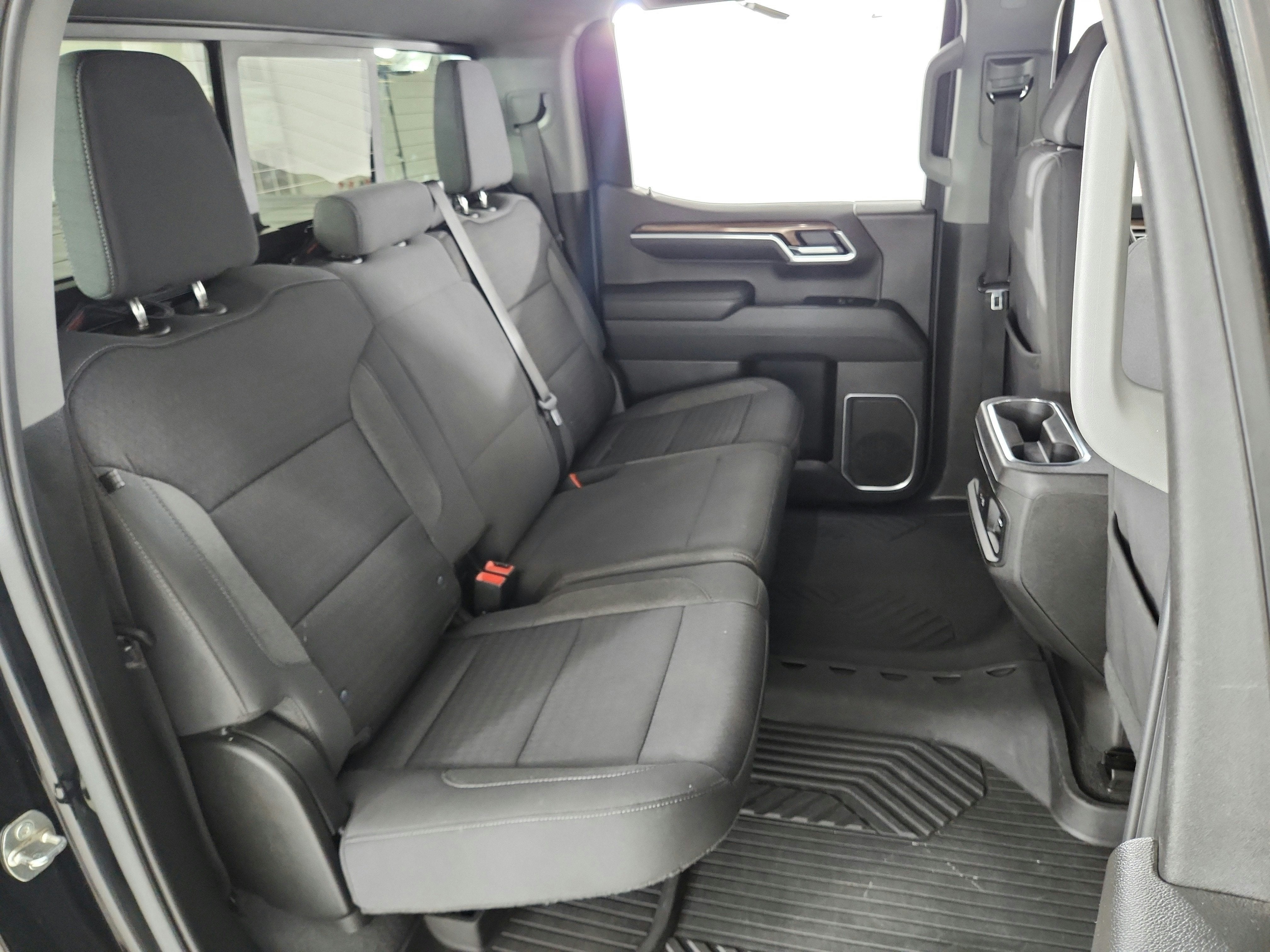 2022 Chevrolet Silverado 1500 4WD Crew Cab 147" RST