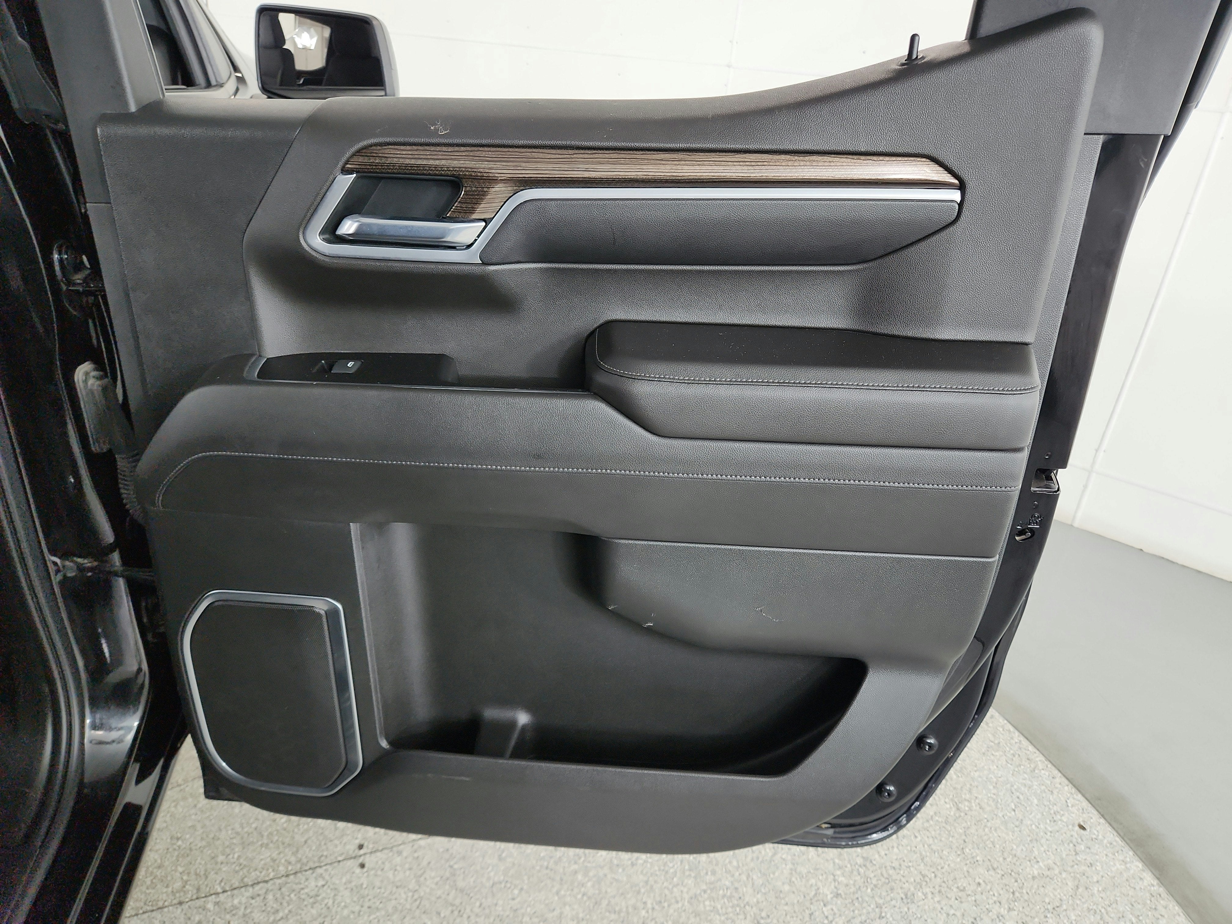 2022 Chevrolet Silverado 1500 4WD Crew Cab 147" RST