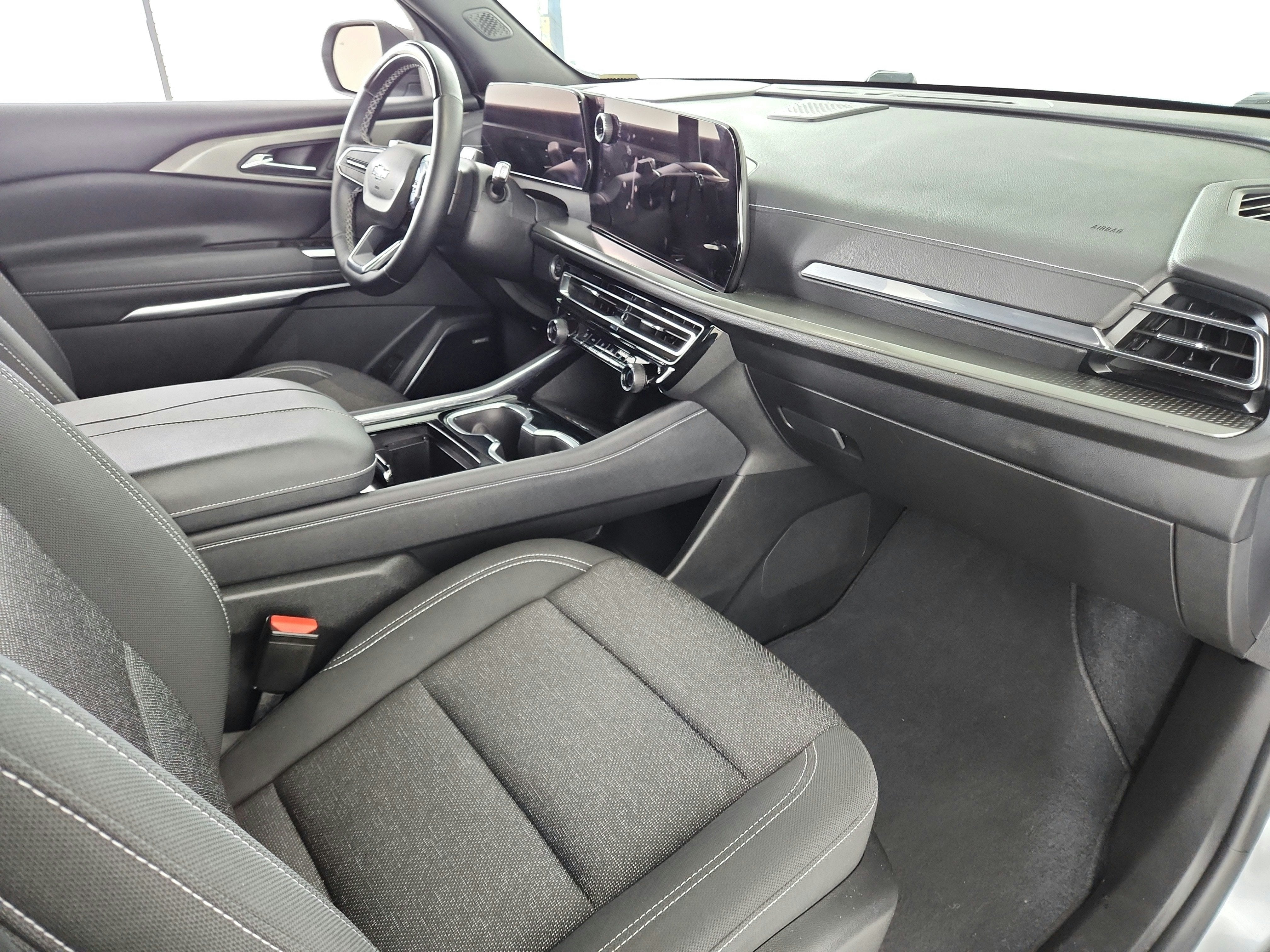 2024 Chevrolet Traverse FWD LT