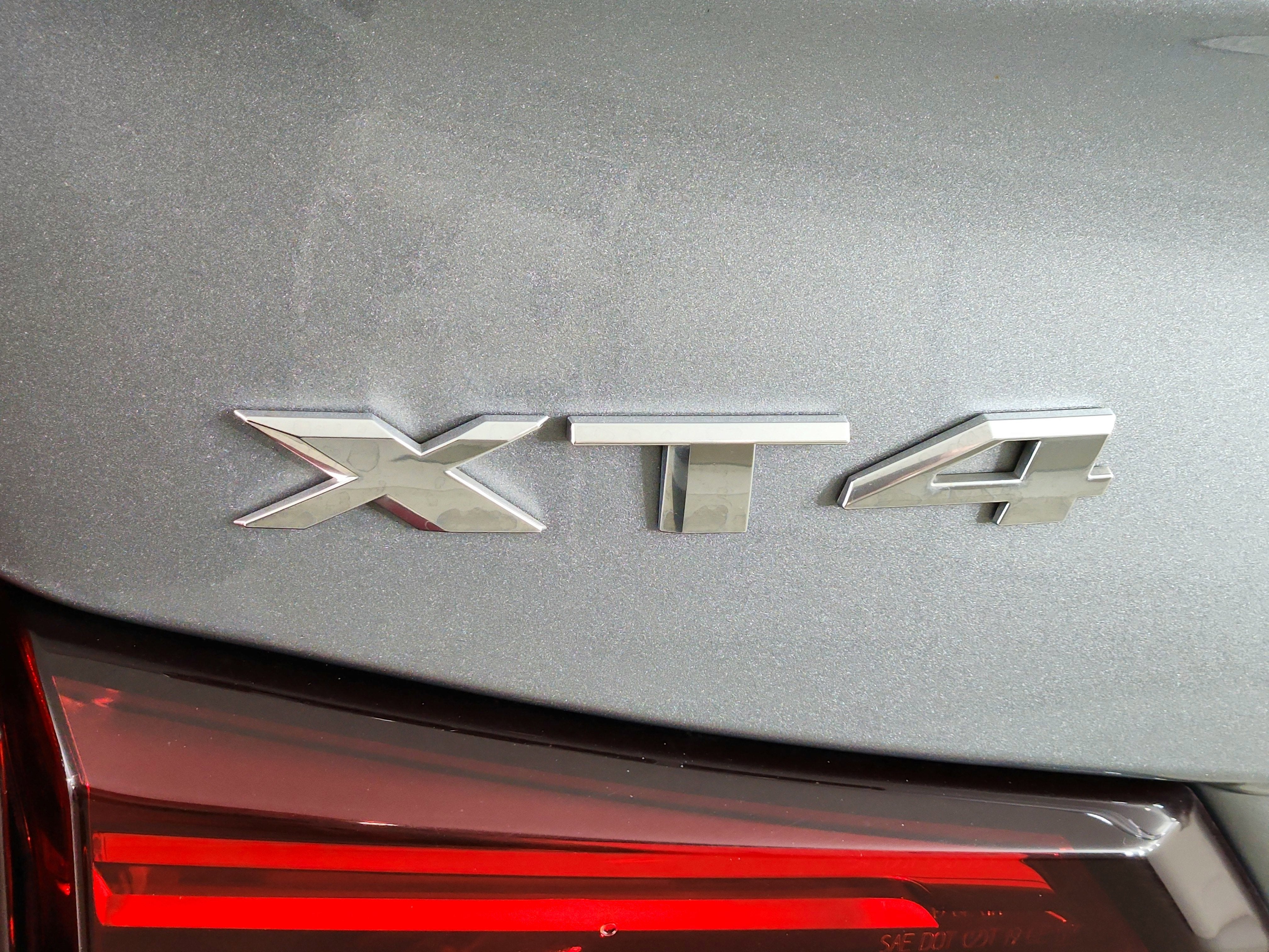 2023 Cadillac XT4 AWD Premium Luxury