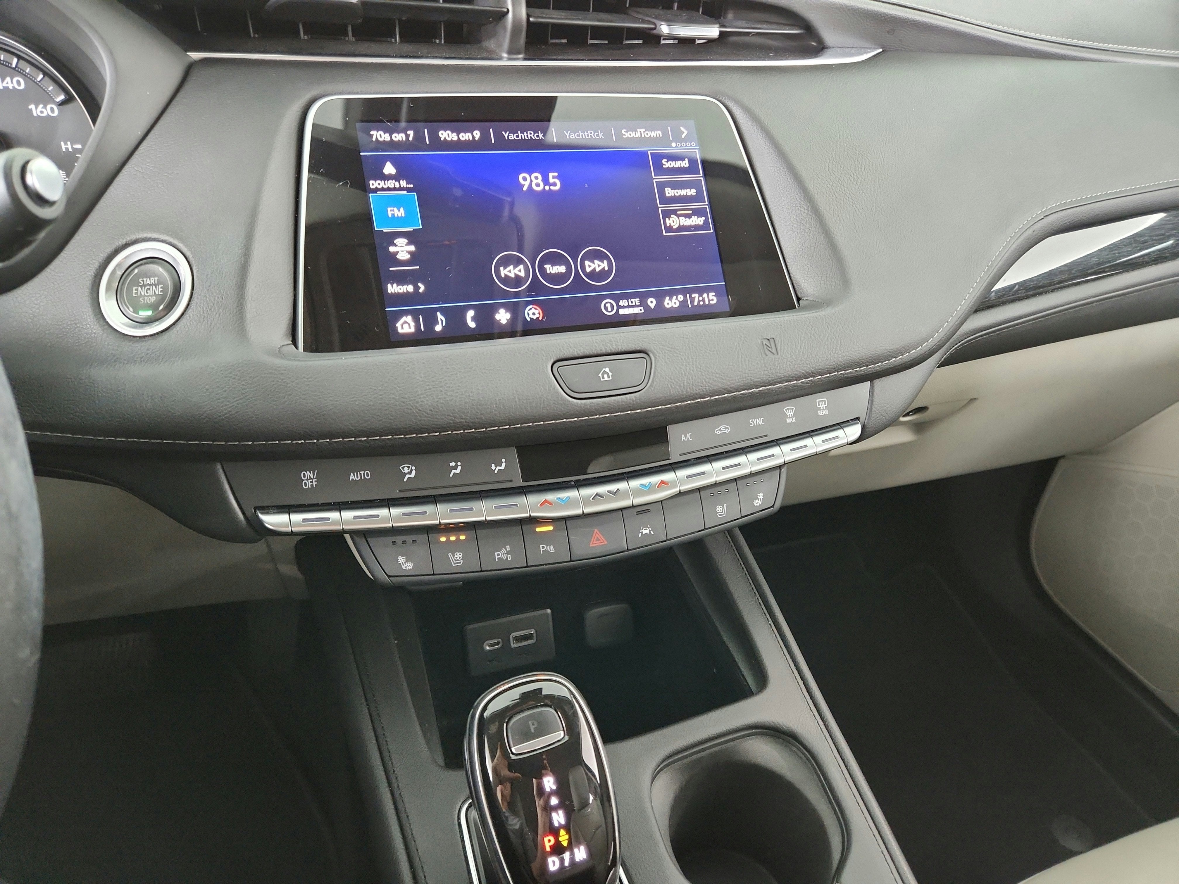 2021 Cadillac XT4 AWD Premium Luxury