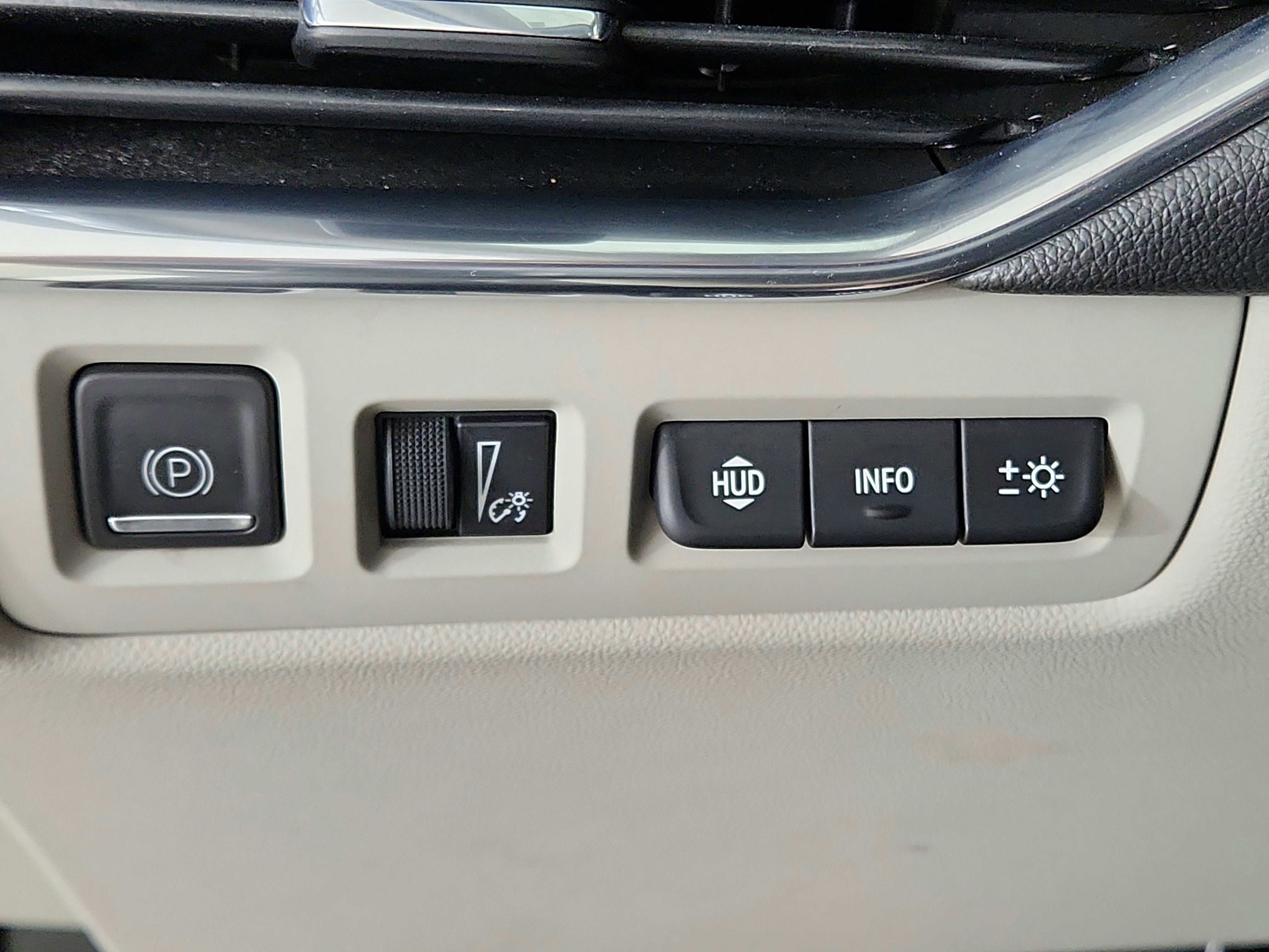 2021 Cadillac XT4 AWD Premium Luxury