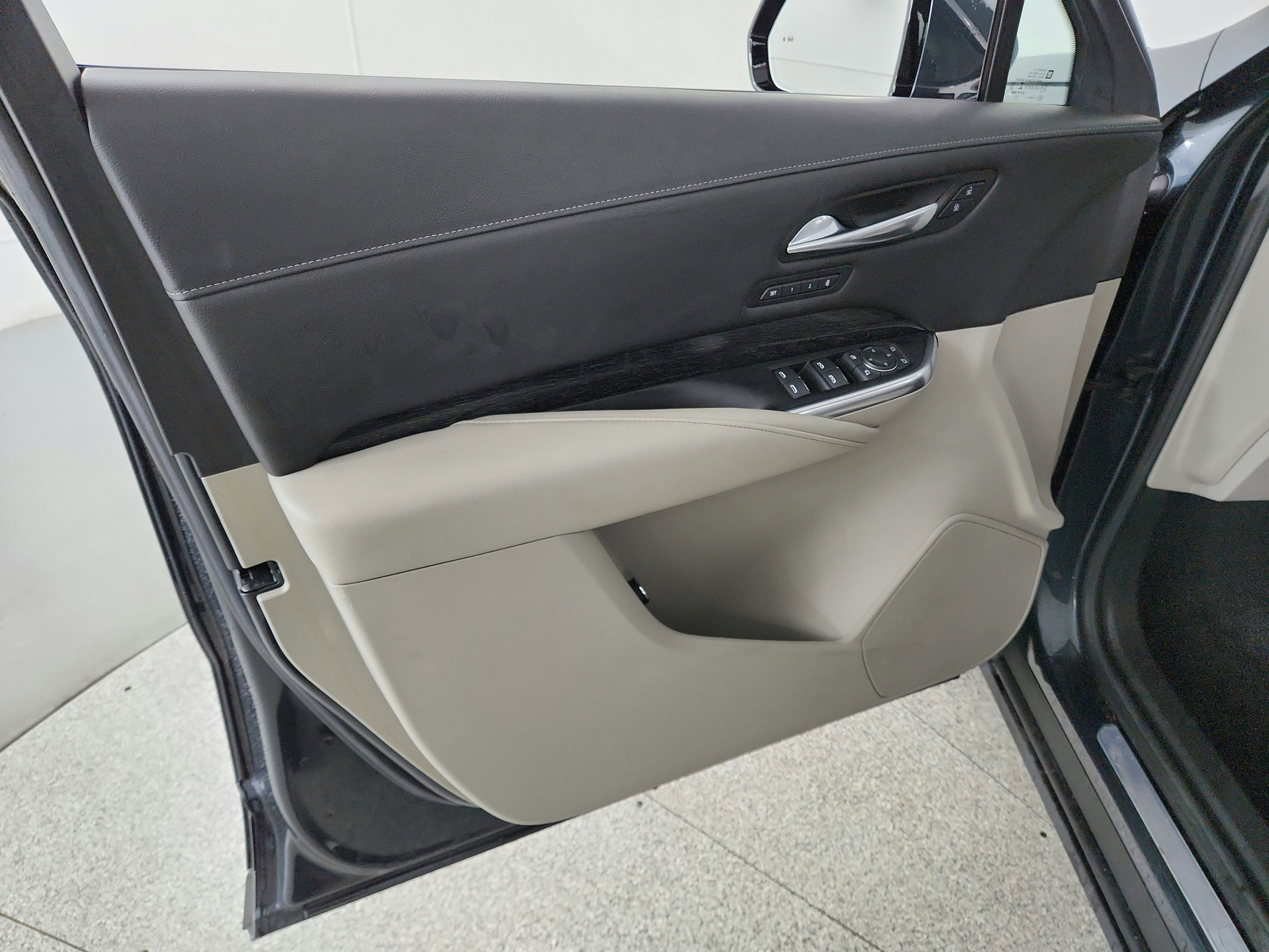 2021 Cadillac XT4 AWD Premium Luxury