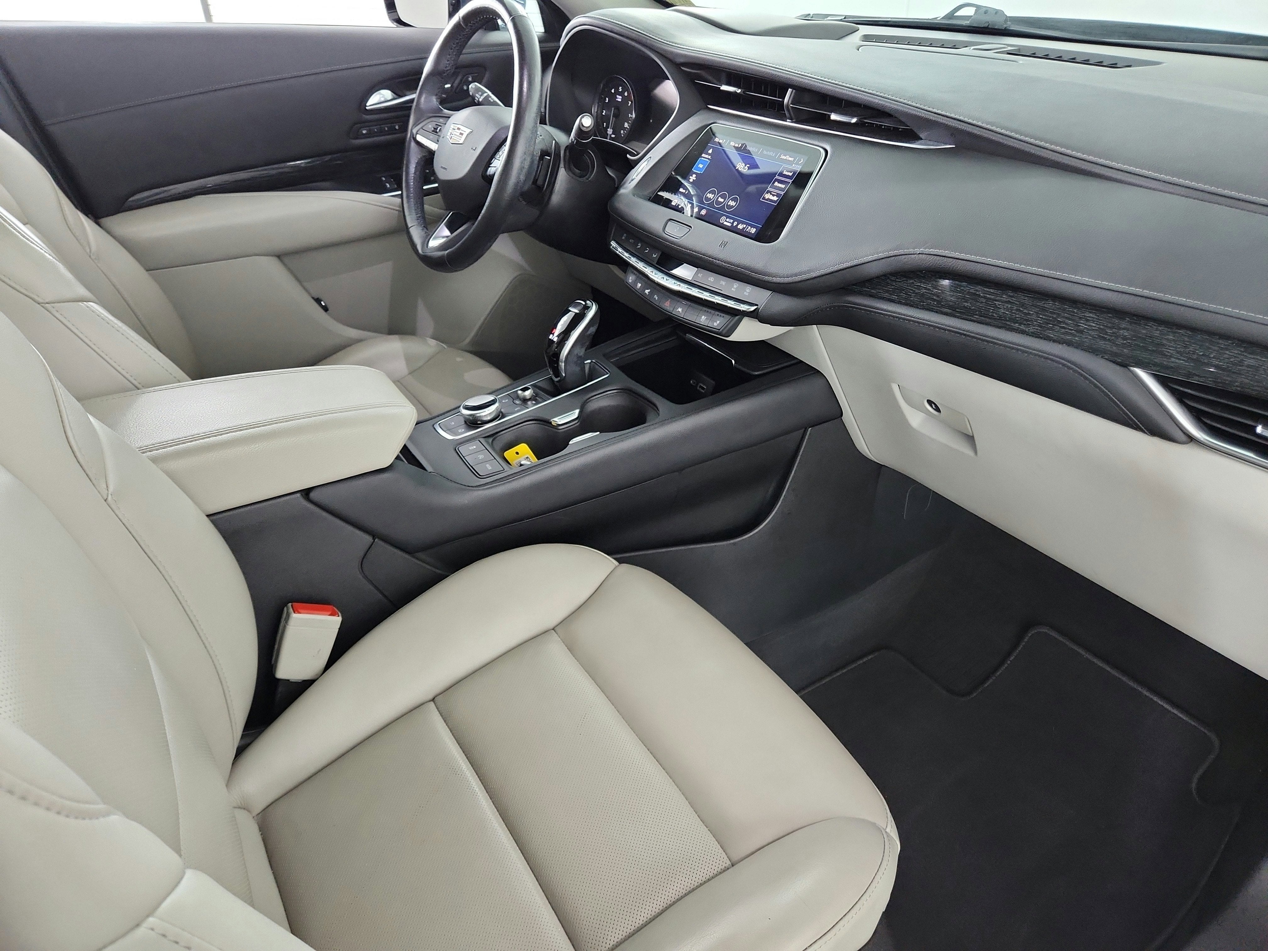 2021 Cadillac XT4 AWD Premium Luxury