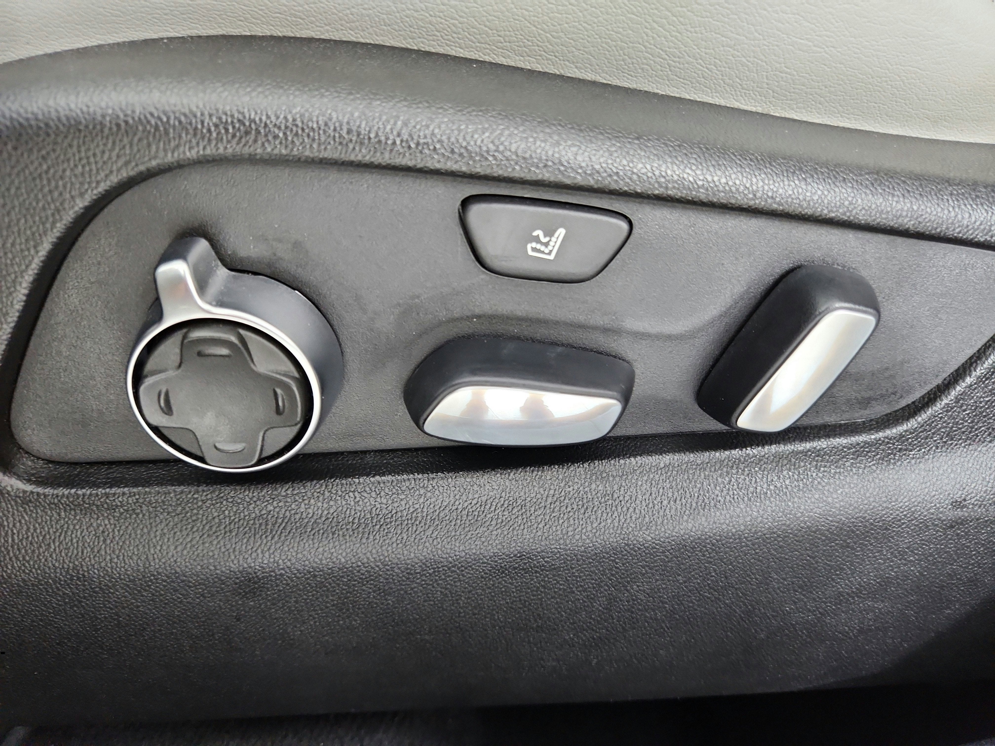 2021 Cadillac XT4 AWD Premium Luxury