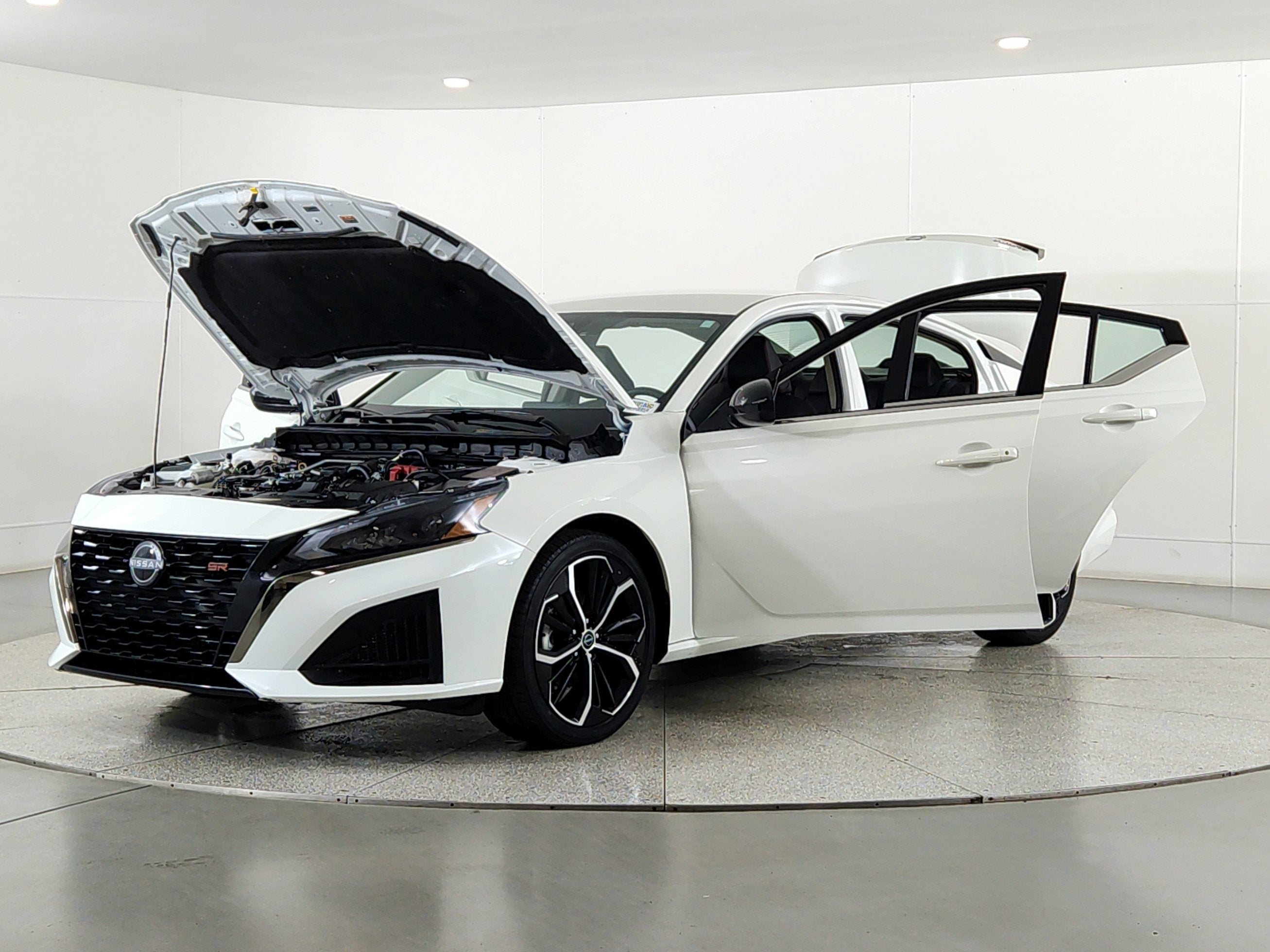 2025 Nissan Altima SR