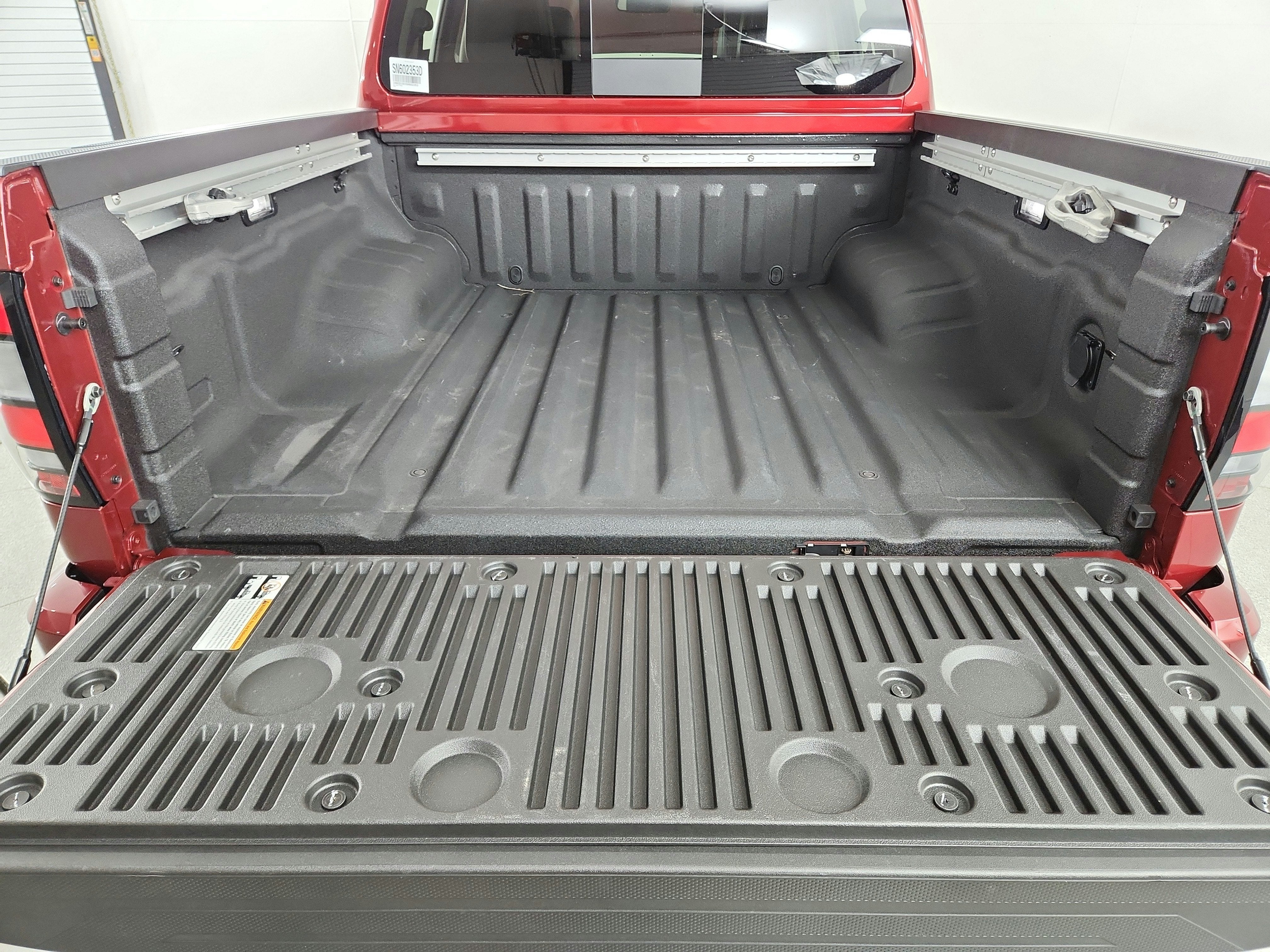 2025 Nissan Frontier SL