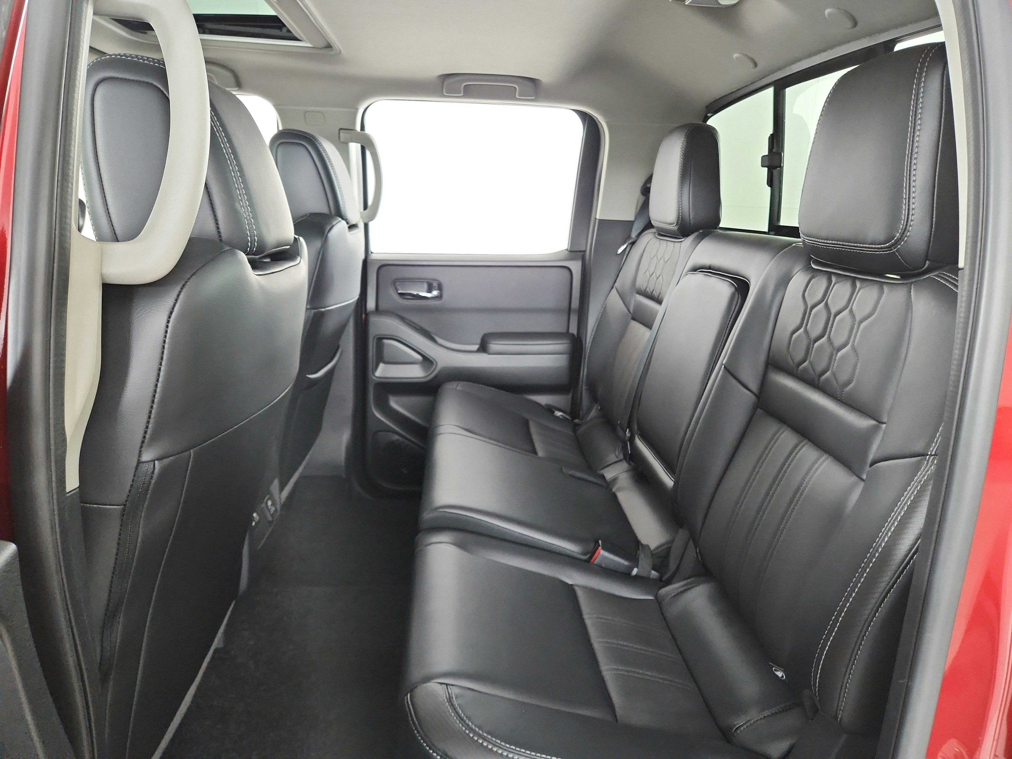 2025 Nissan Frontier SL