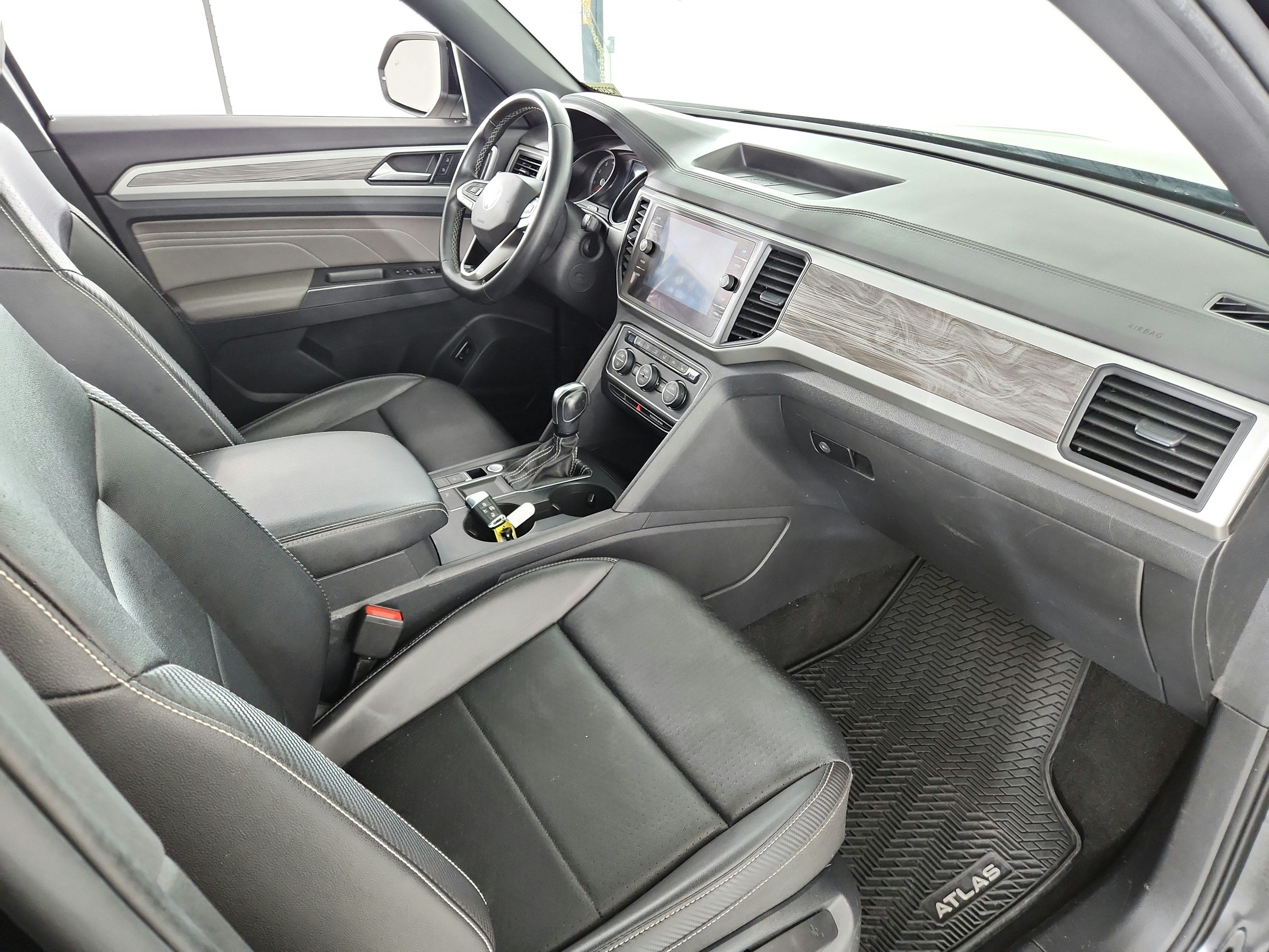 2021 Volkswagen Atlas Cross Sport 2.0T SE w/Technology FWD