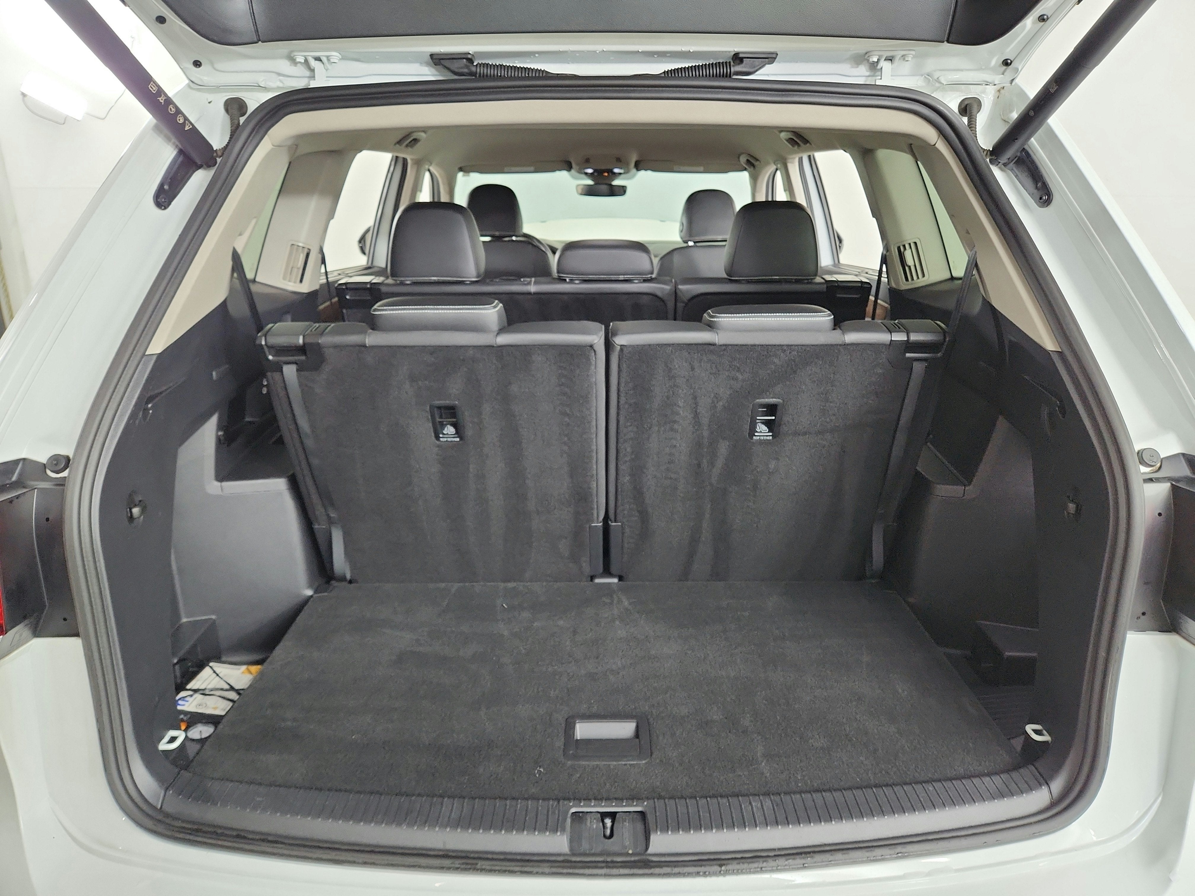 2025 Volkswagen Atlas 2.0T SE w/Technology FWD