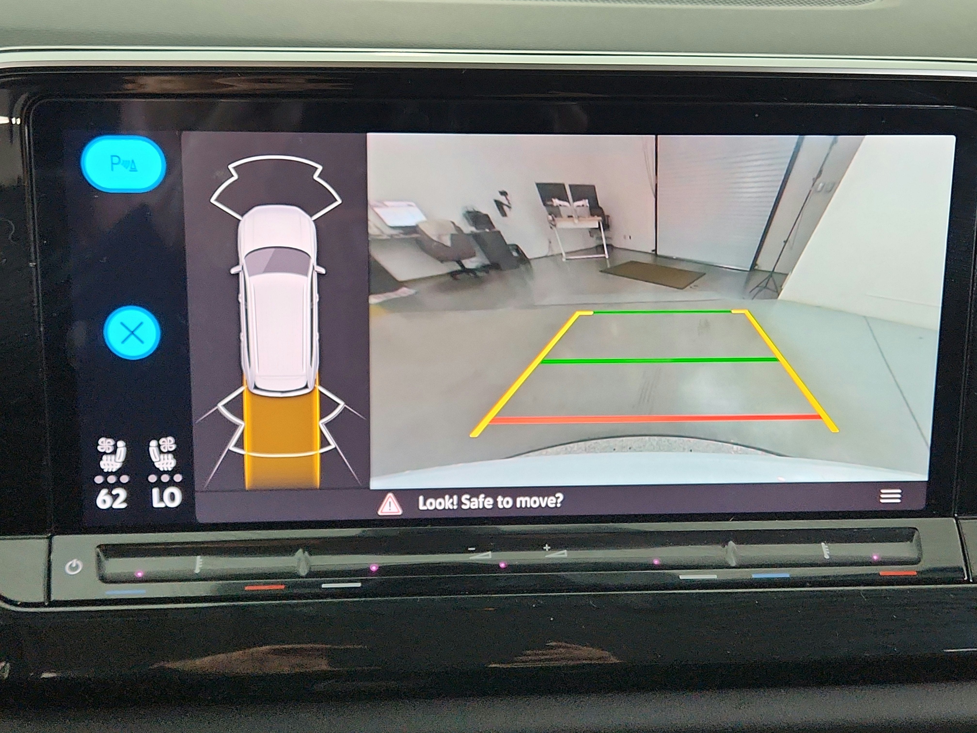 2025 Volkswagen Atlas 2.0T SE w/Technology FWD