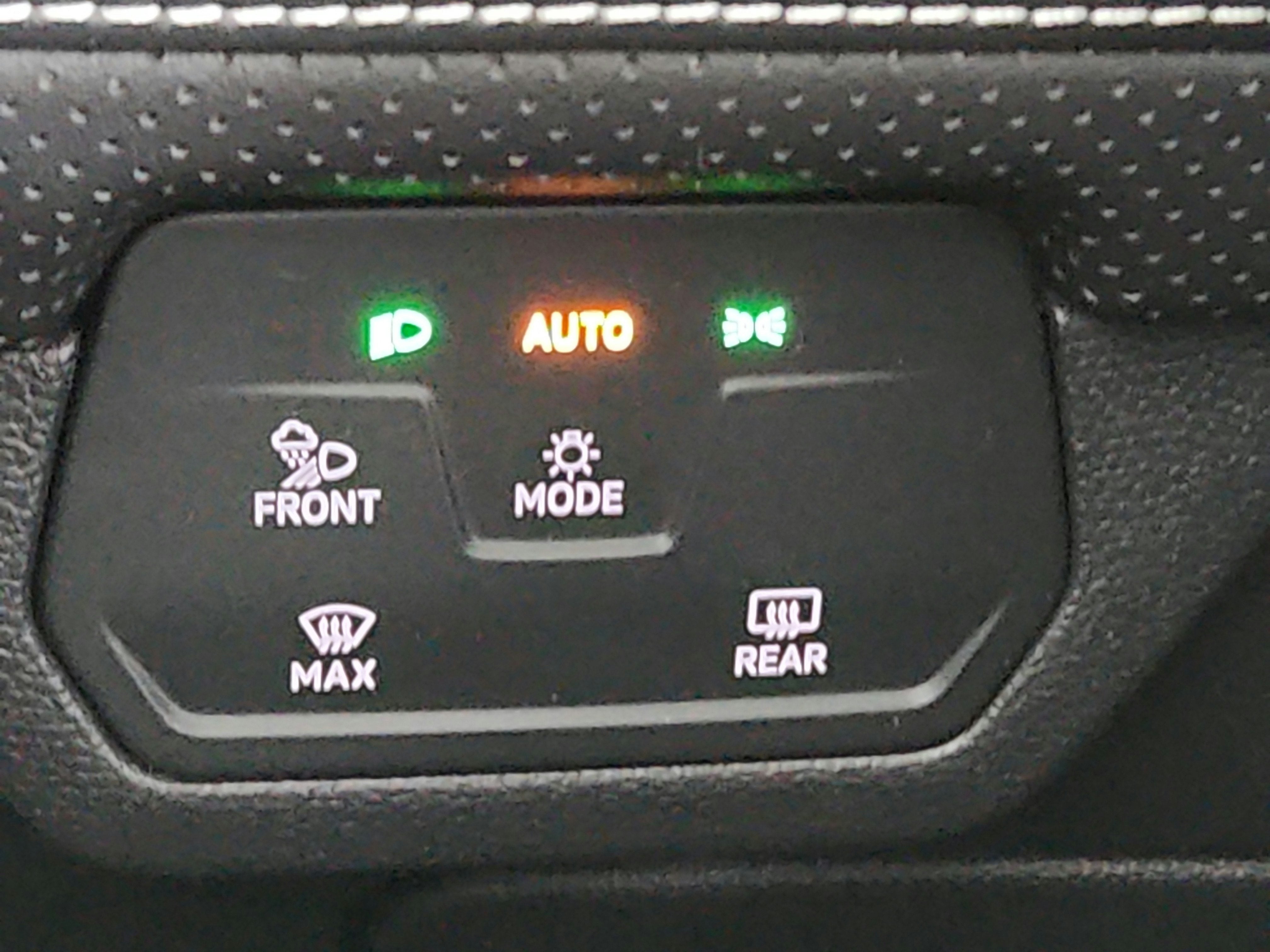 2025 Volkswagen Atlas 2.0T SE w/Technology FWD