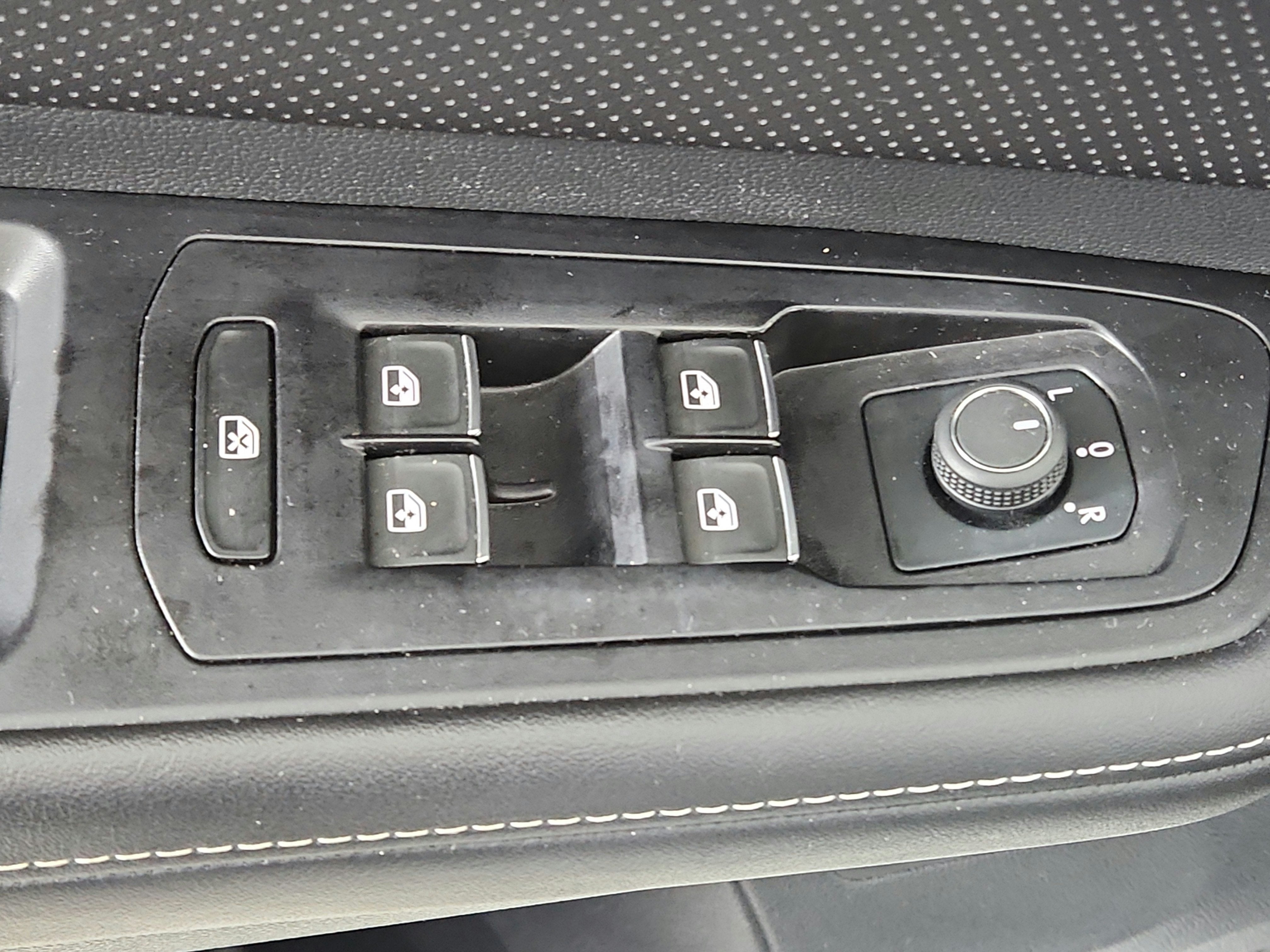 2025 Volkswagen Atlas 2.0T SE w/Technology FWD
