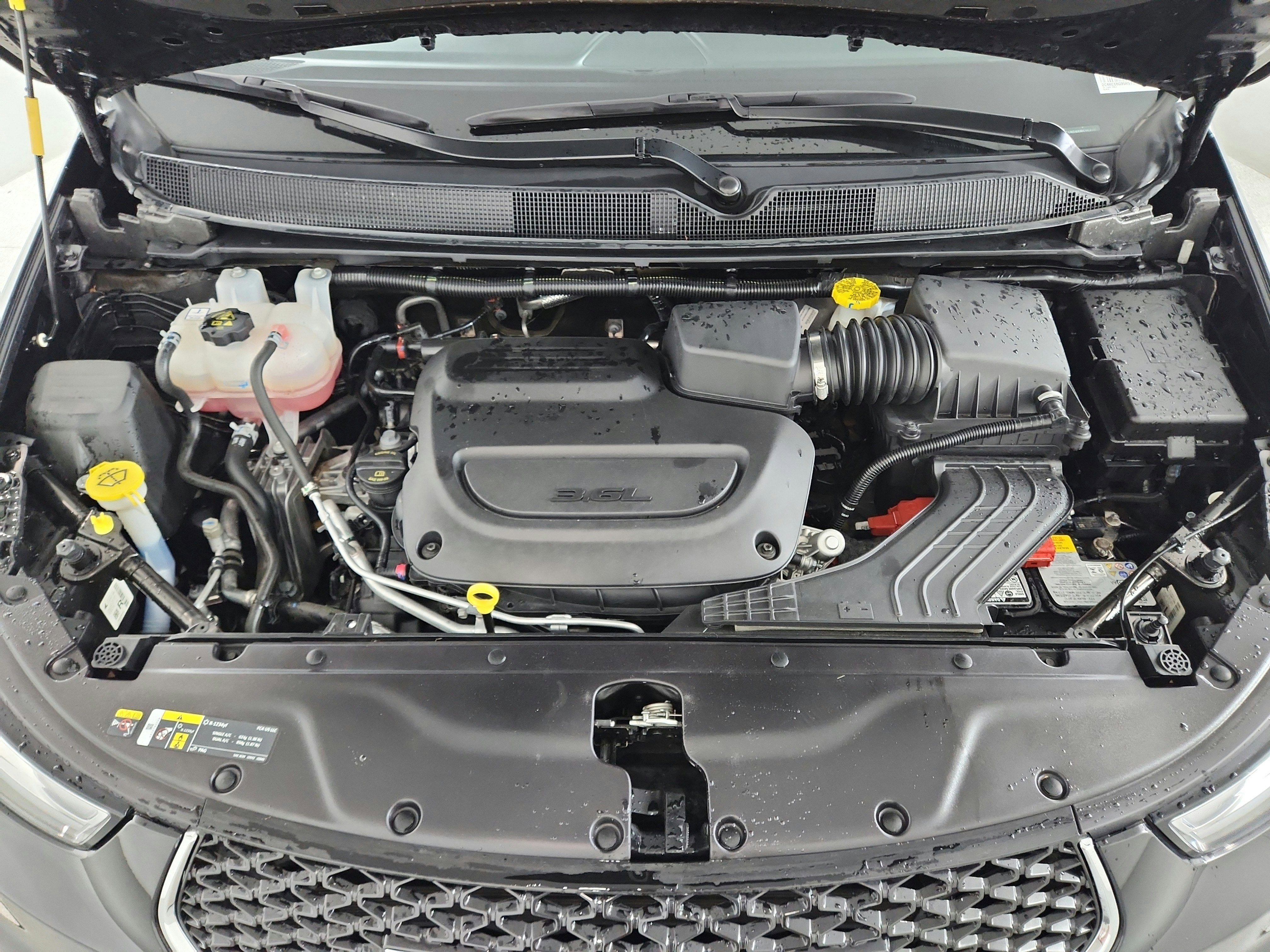 2025 Chrysler Pacifica Select
