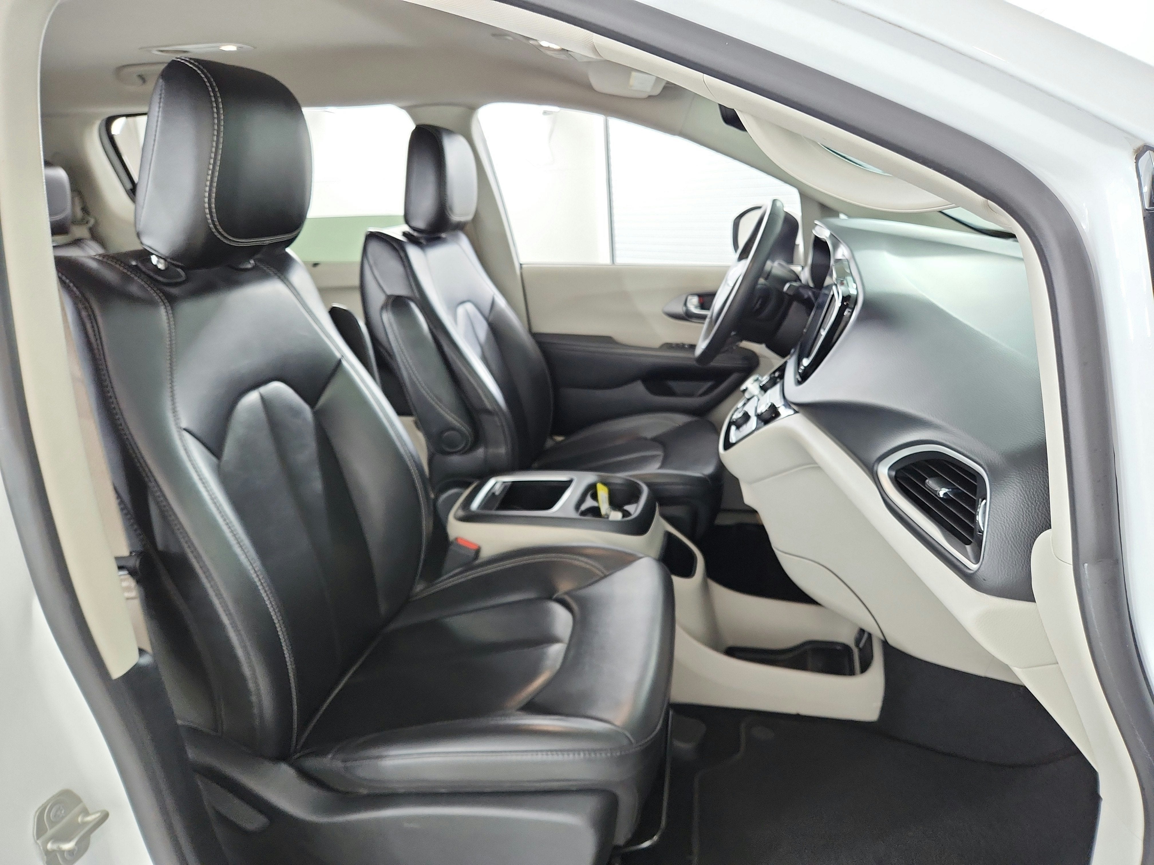2023 Chrysler Pacifica Touring L FWD
