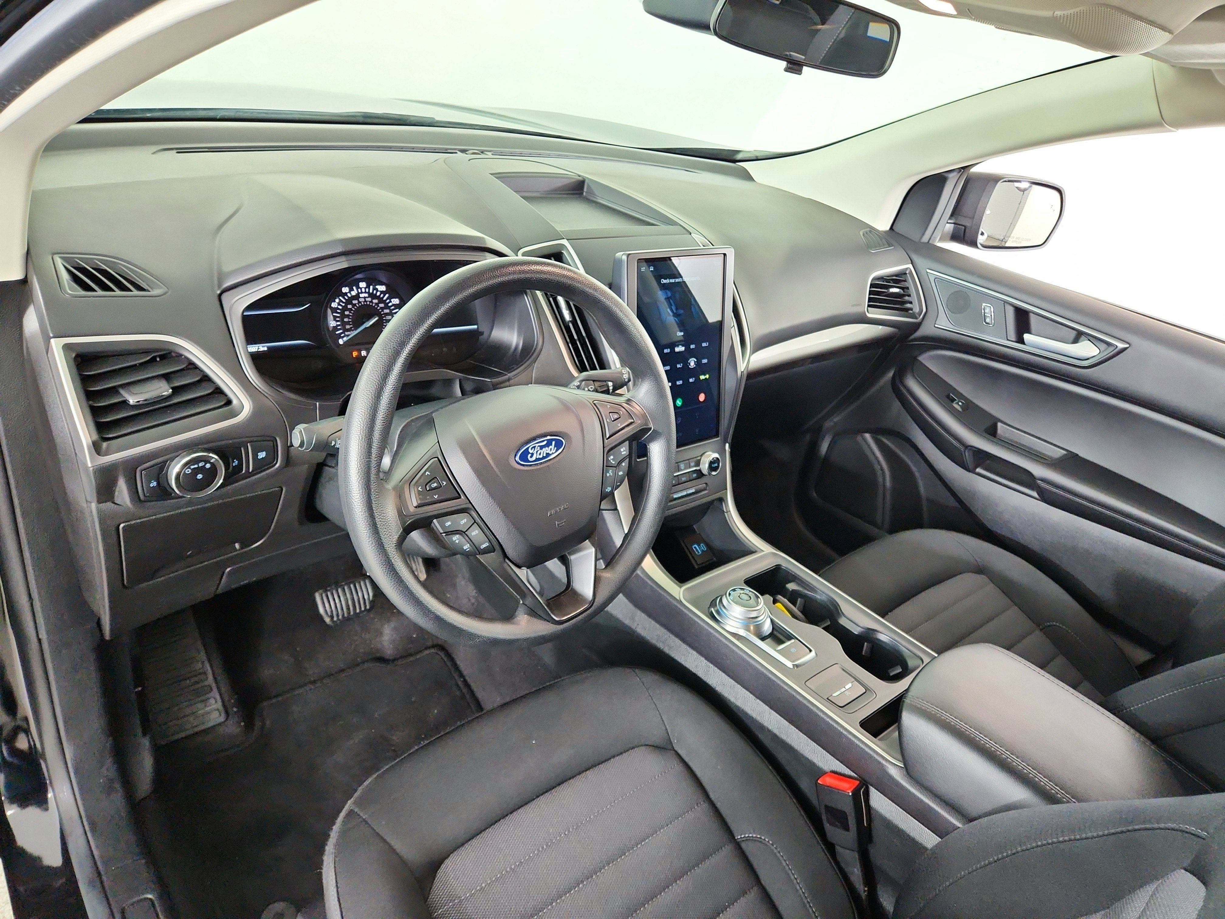 2023 Ford Edge SE