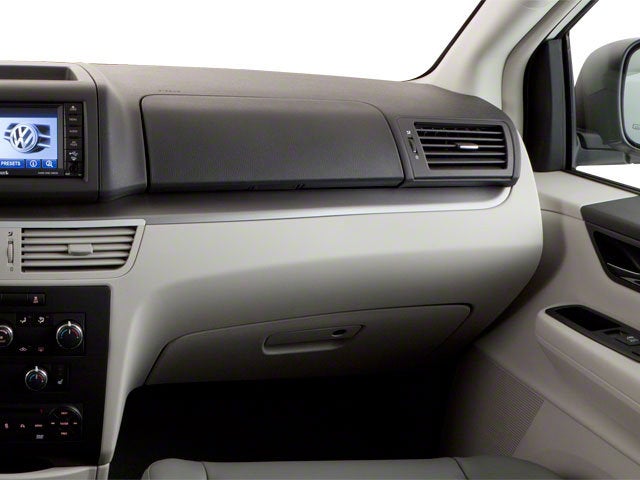2010 Volkswagen Routan SE