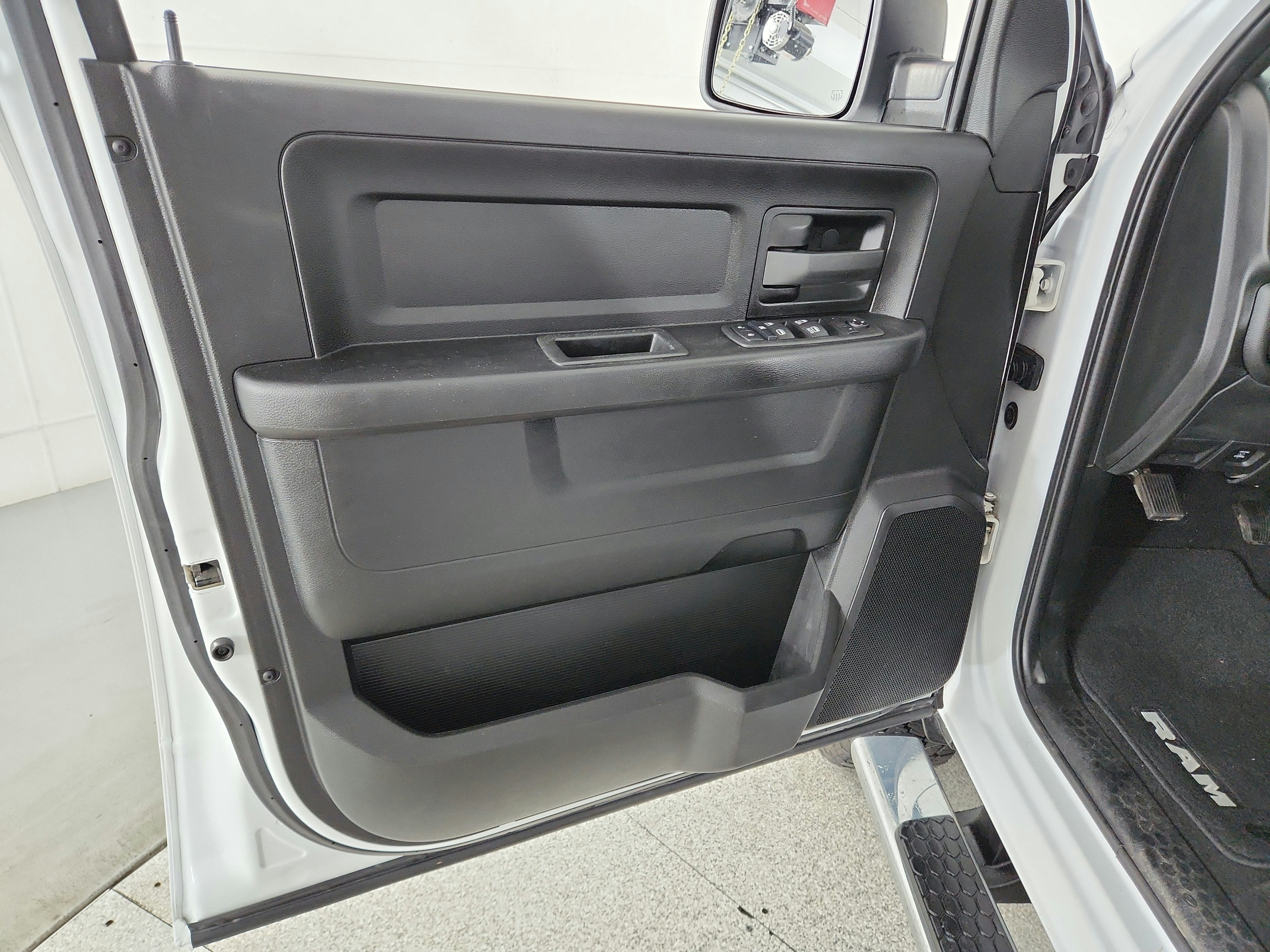 2022 RAM Ram 2500 Tradesman 4x4 Crew Cab 6'4" Box