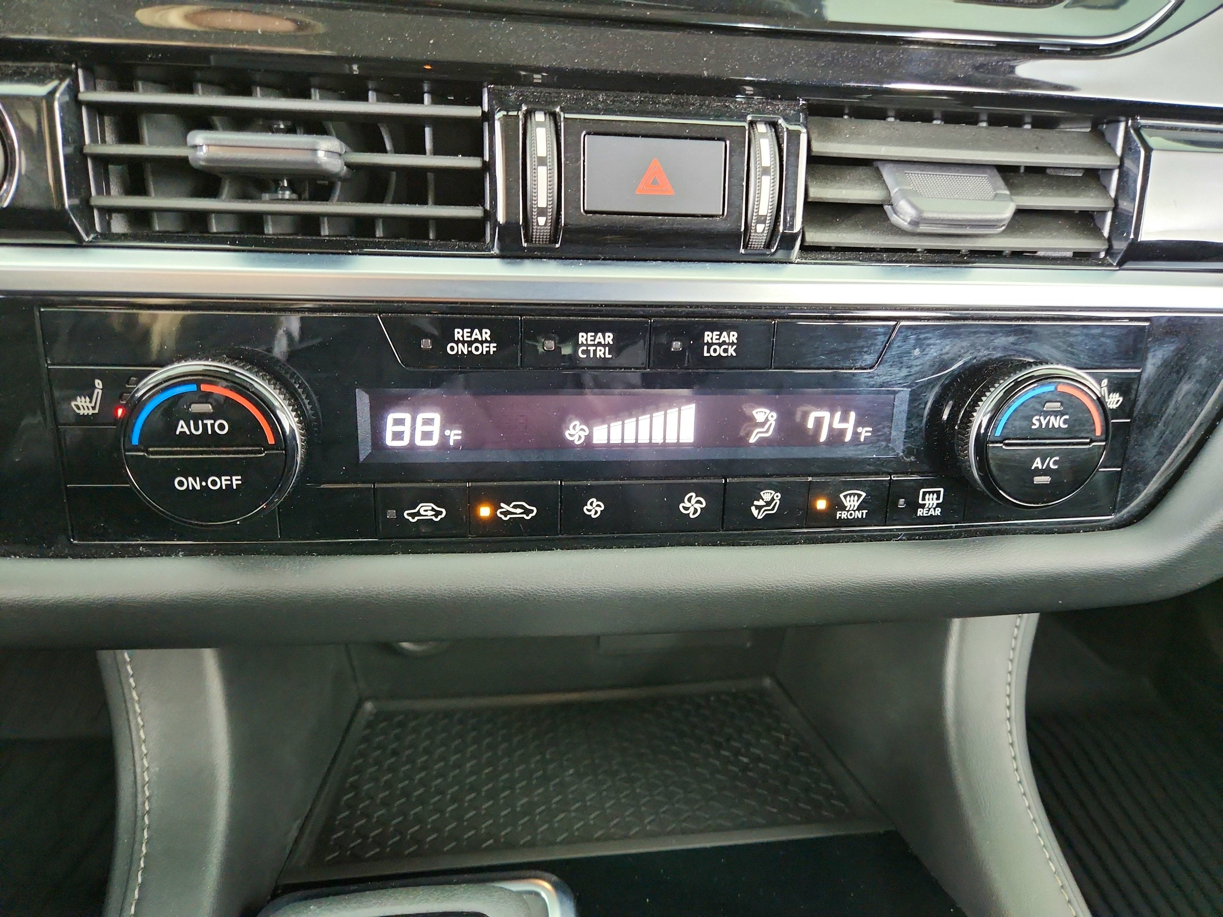 2023 Nissan Pathfinder SV