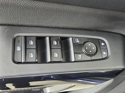 2023 Nissan Pathfinder SV