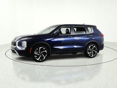 2023 Mitsubishi Outlander Base