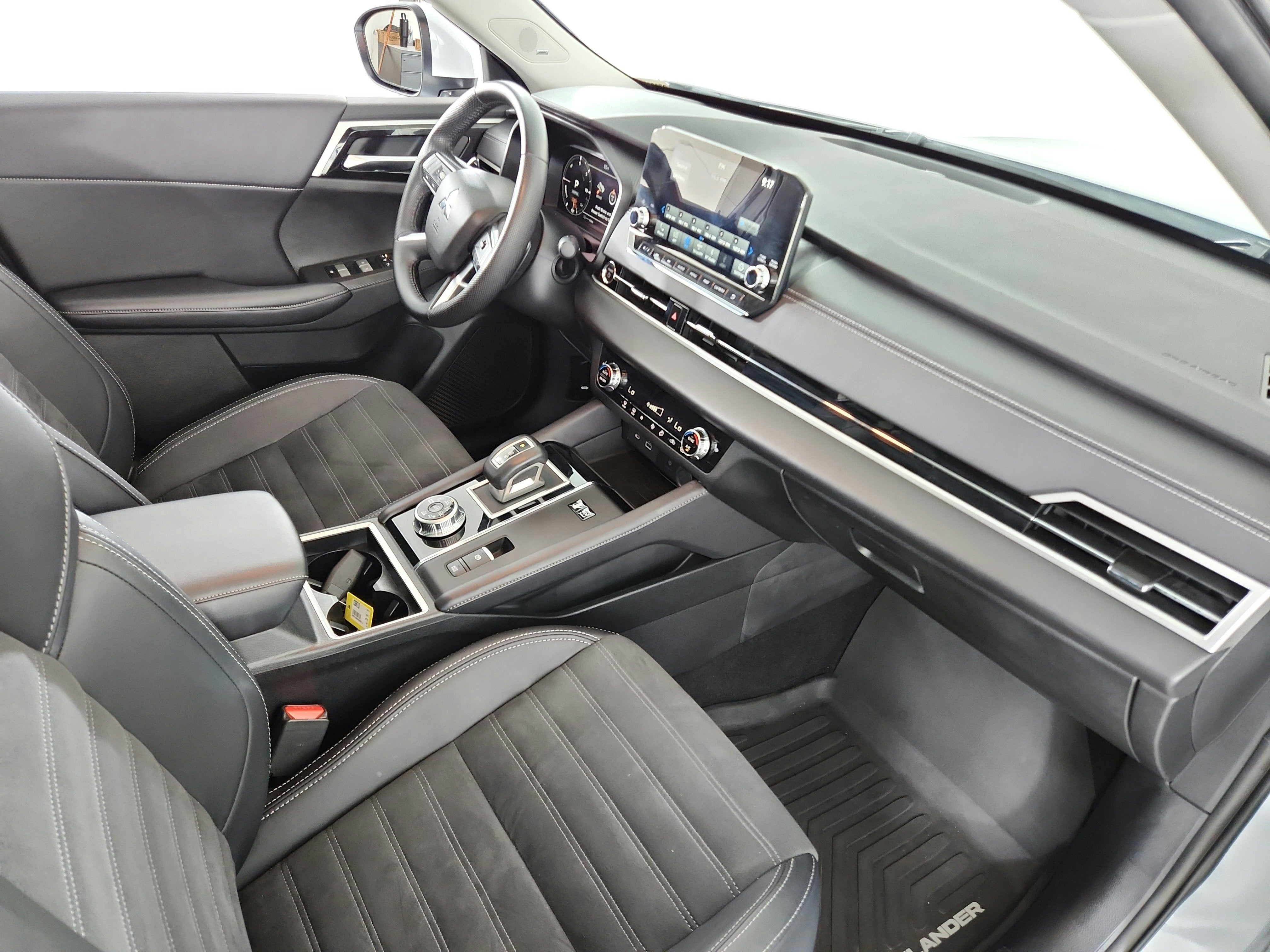 2024 Mitsubishi Outlander PHEV SE S-AWC