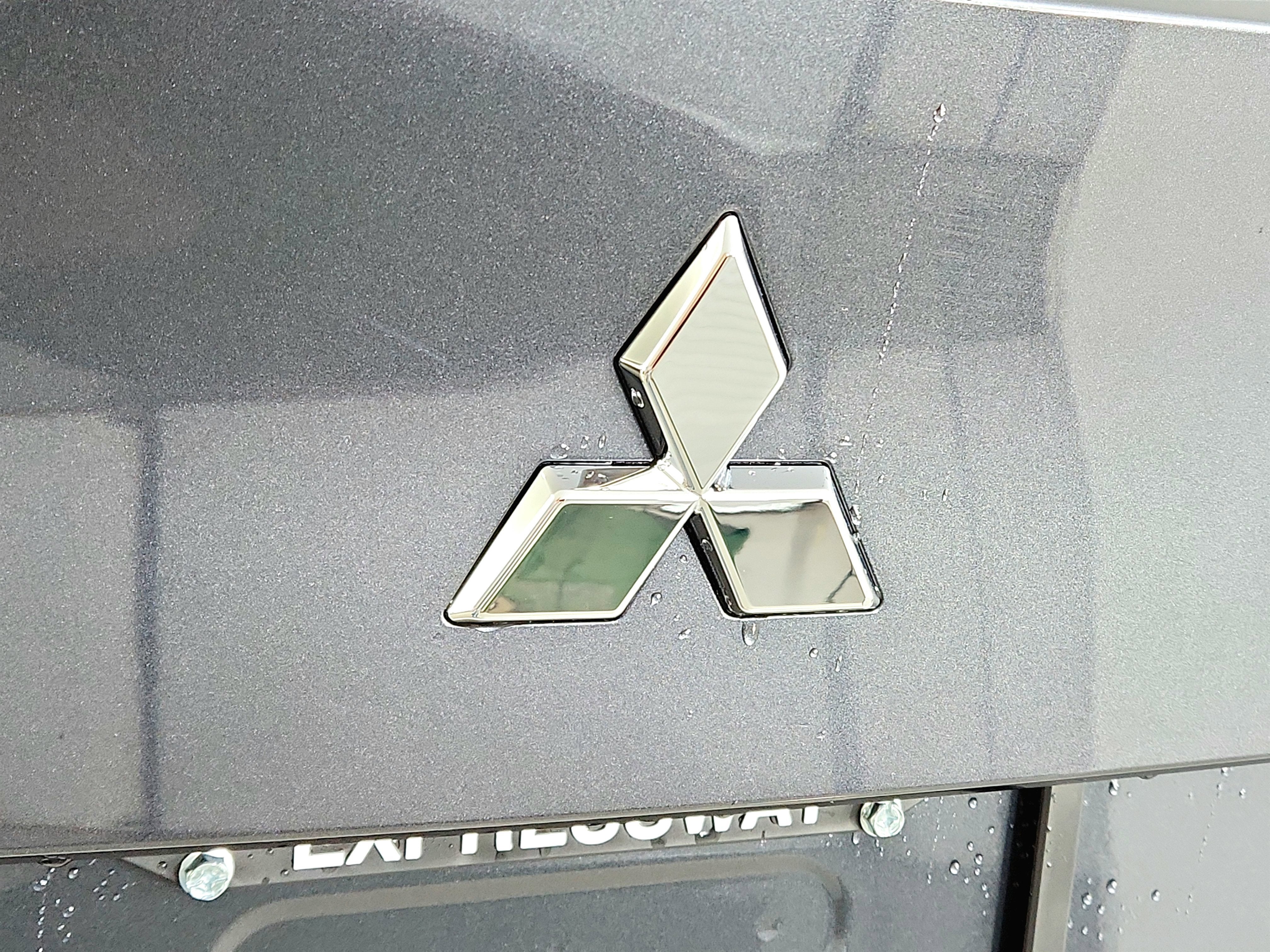 2025 Mitsubishi Outlander PHEV Base