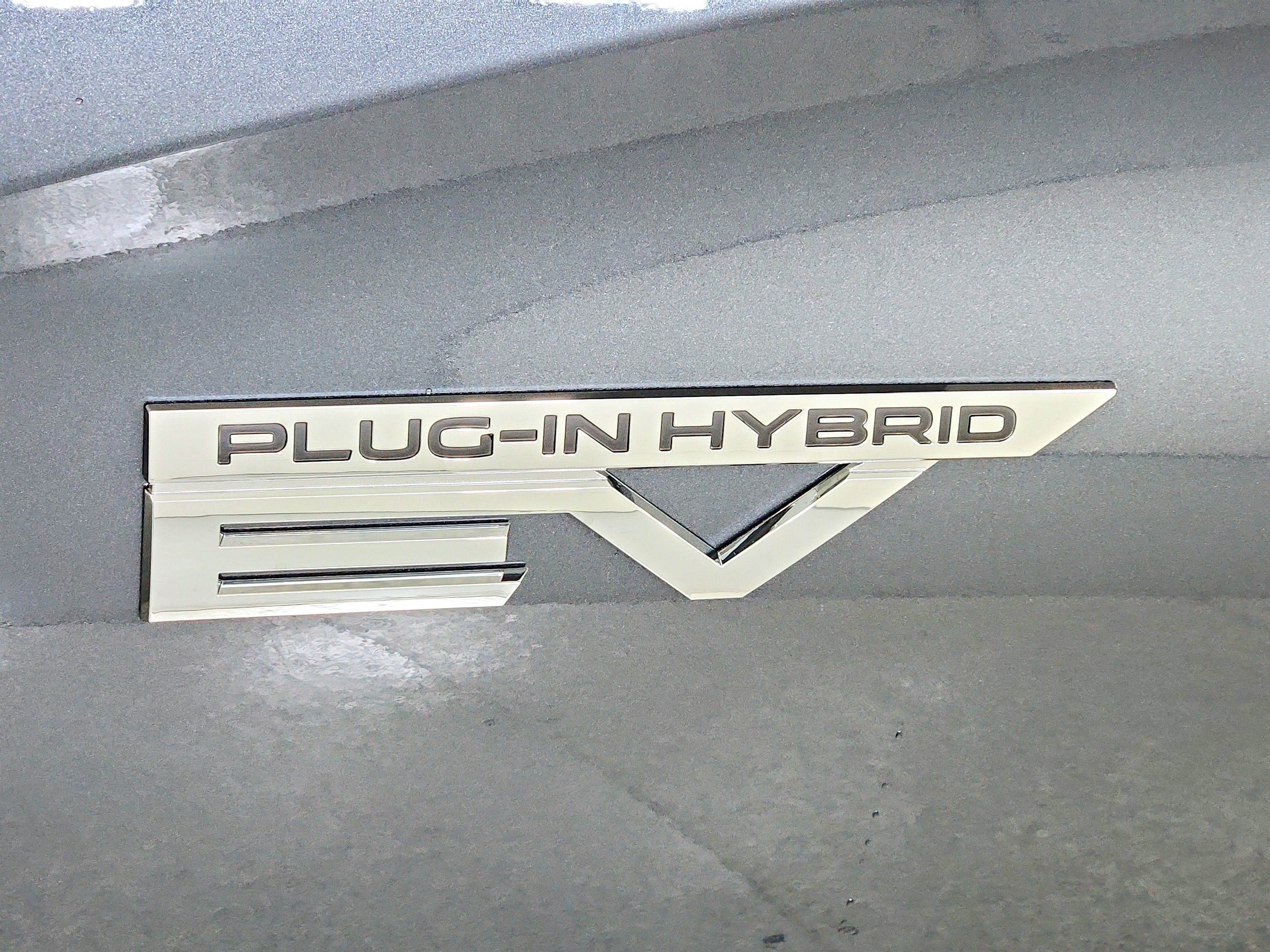 2025 Mitsubishi Outlander PHEV Base