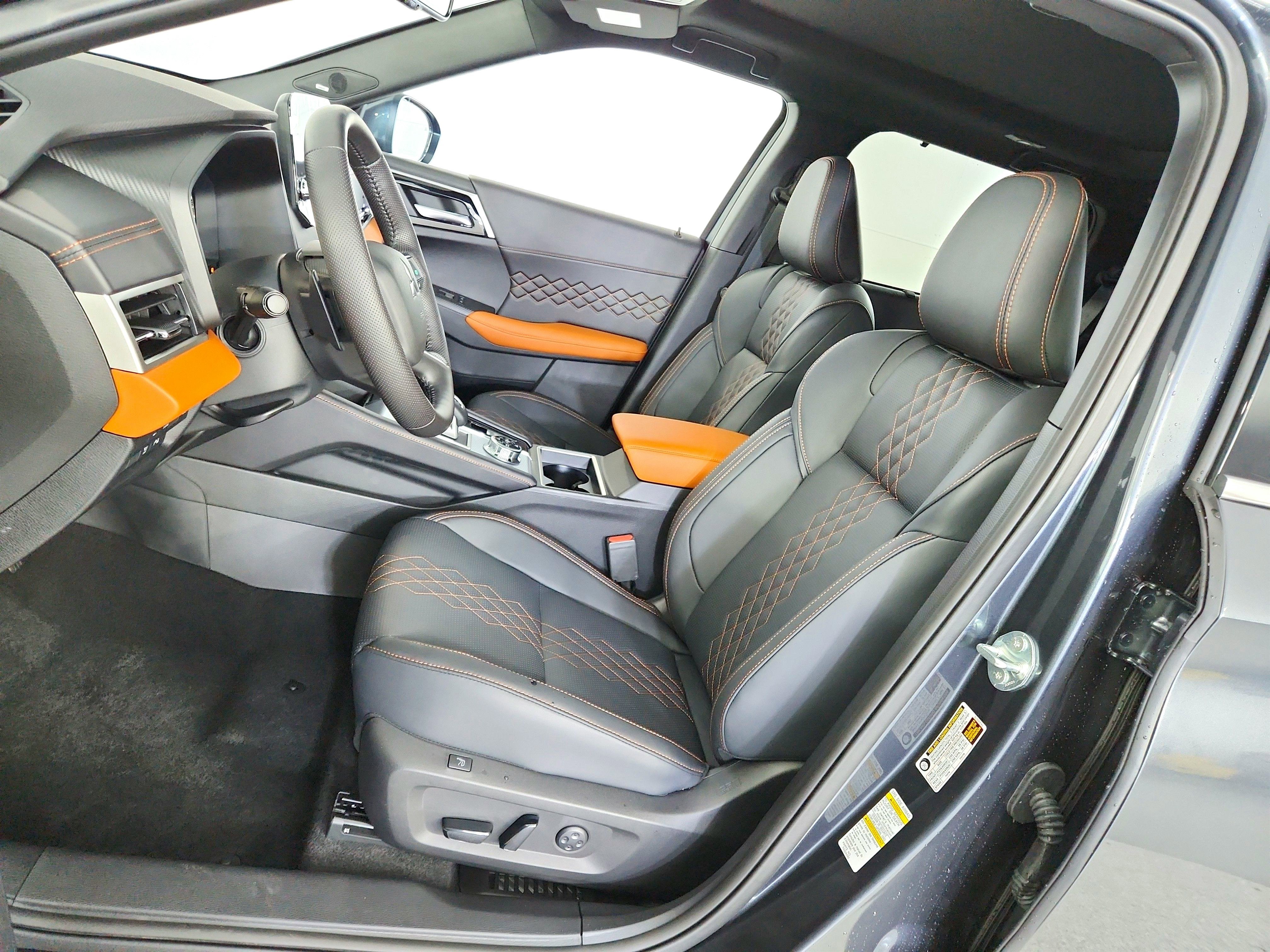 2025 Mitsubishi Outlander PHEV Base