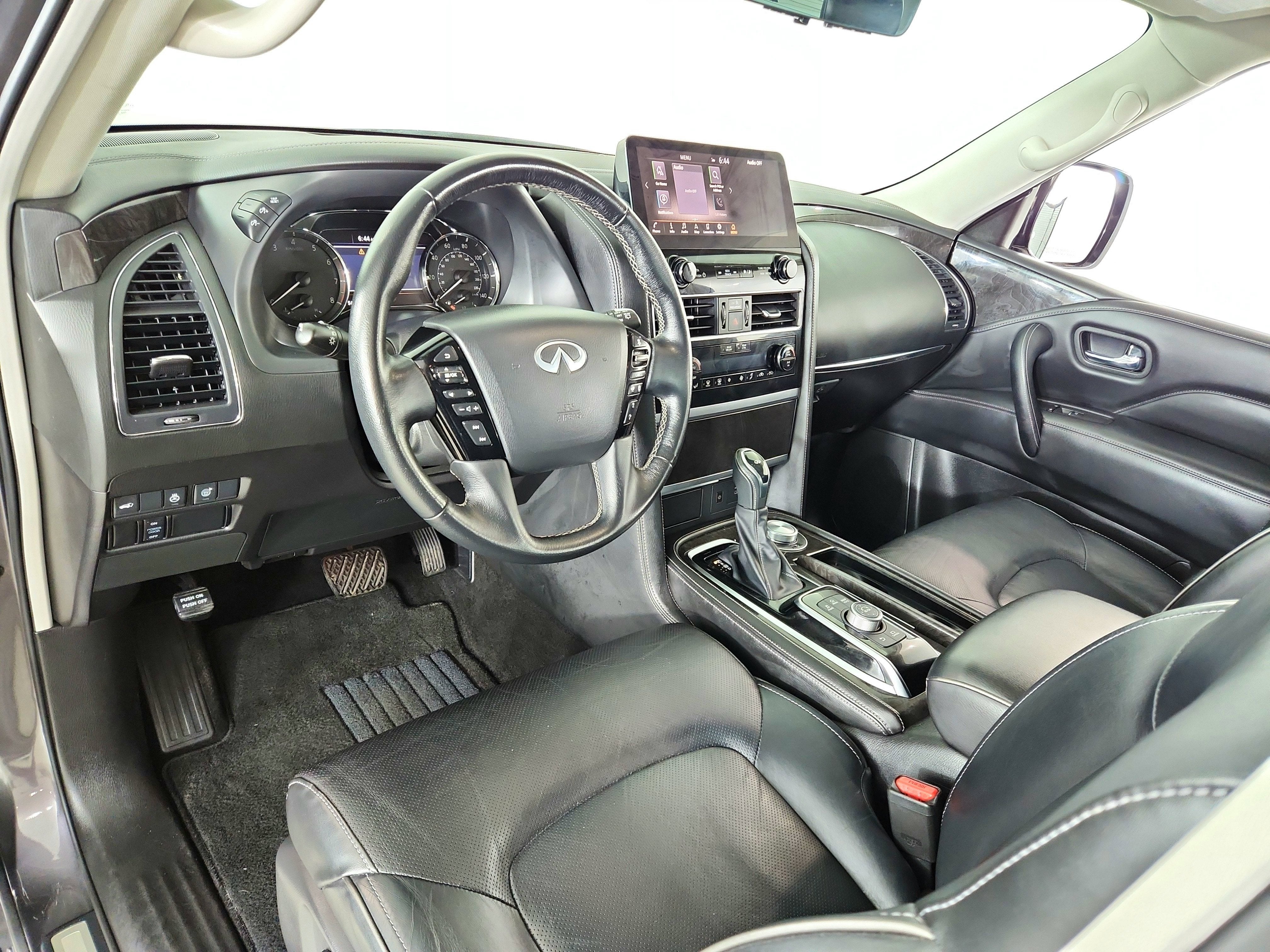 2024 INFINITI QX80 LUXE