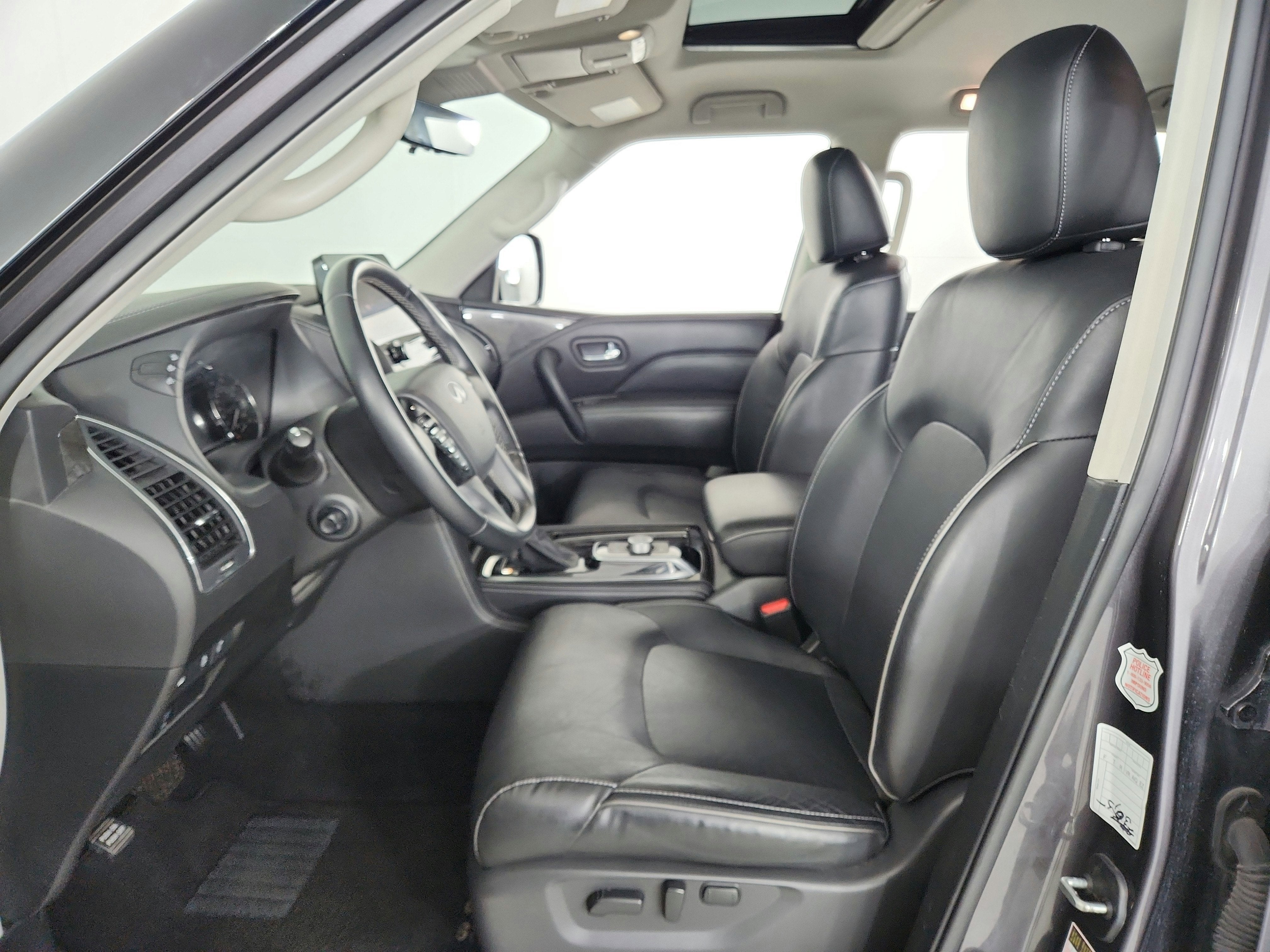 2024 INFINITI QX80 LUXE