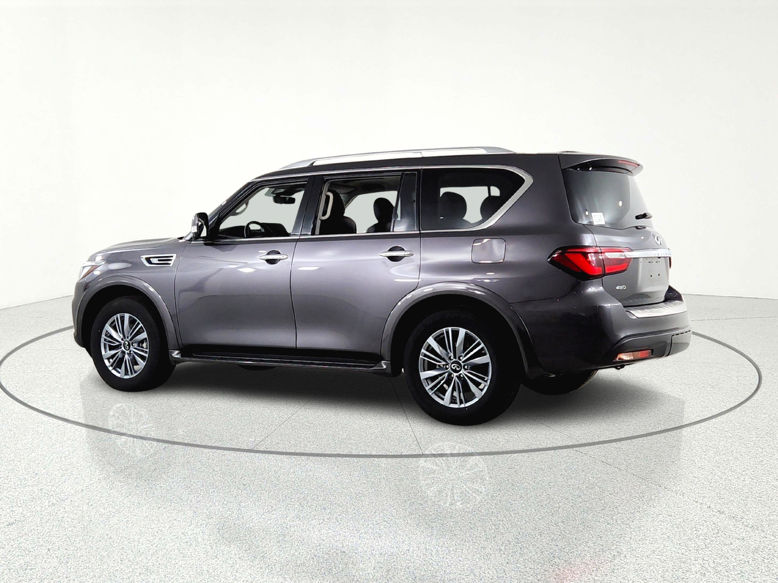 2024 INFINITI QX80 LUXE