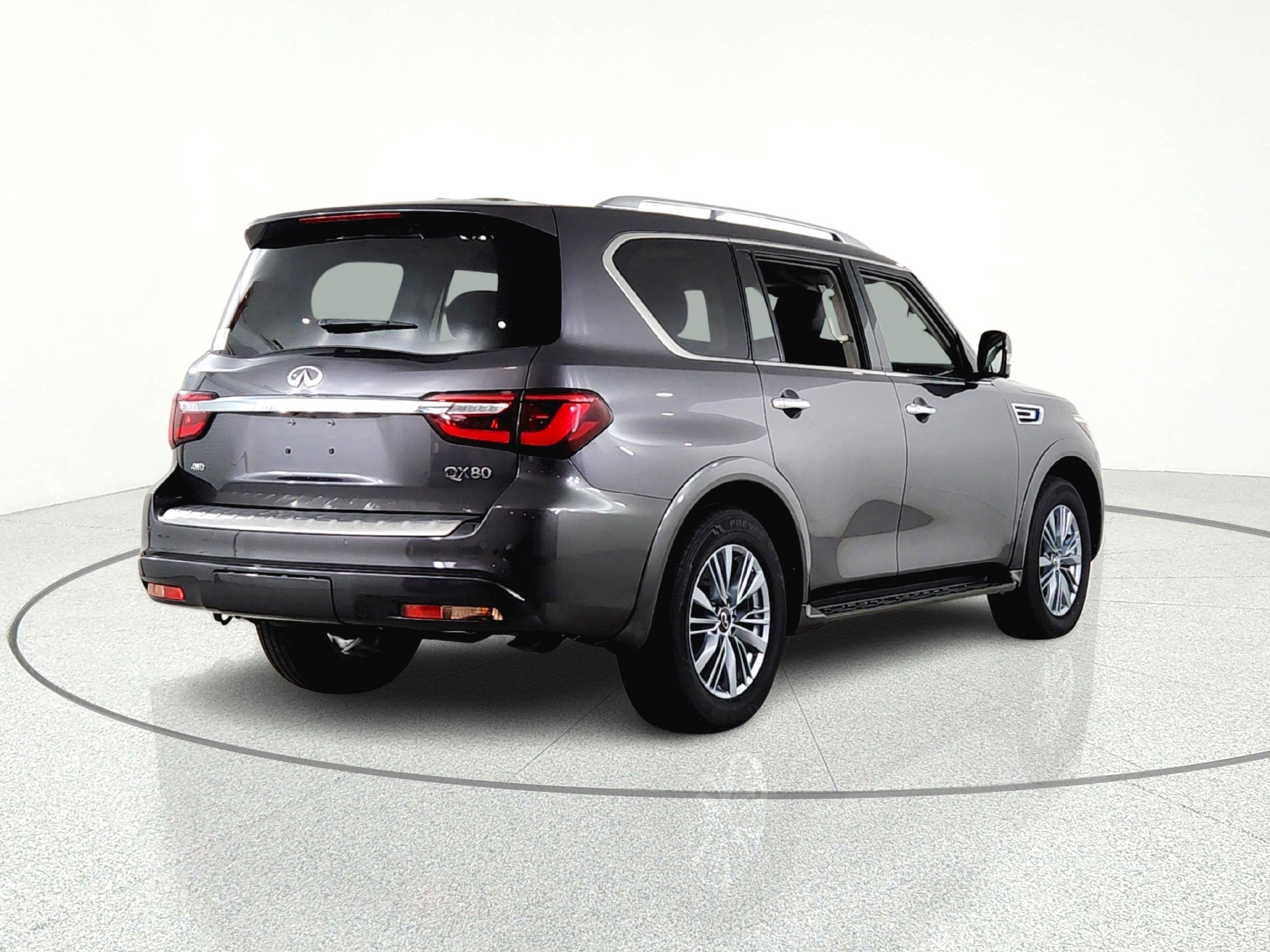 2024 INFINITI QX80 LUXE