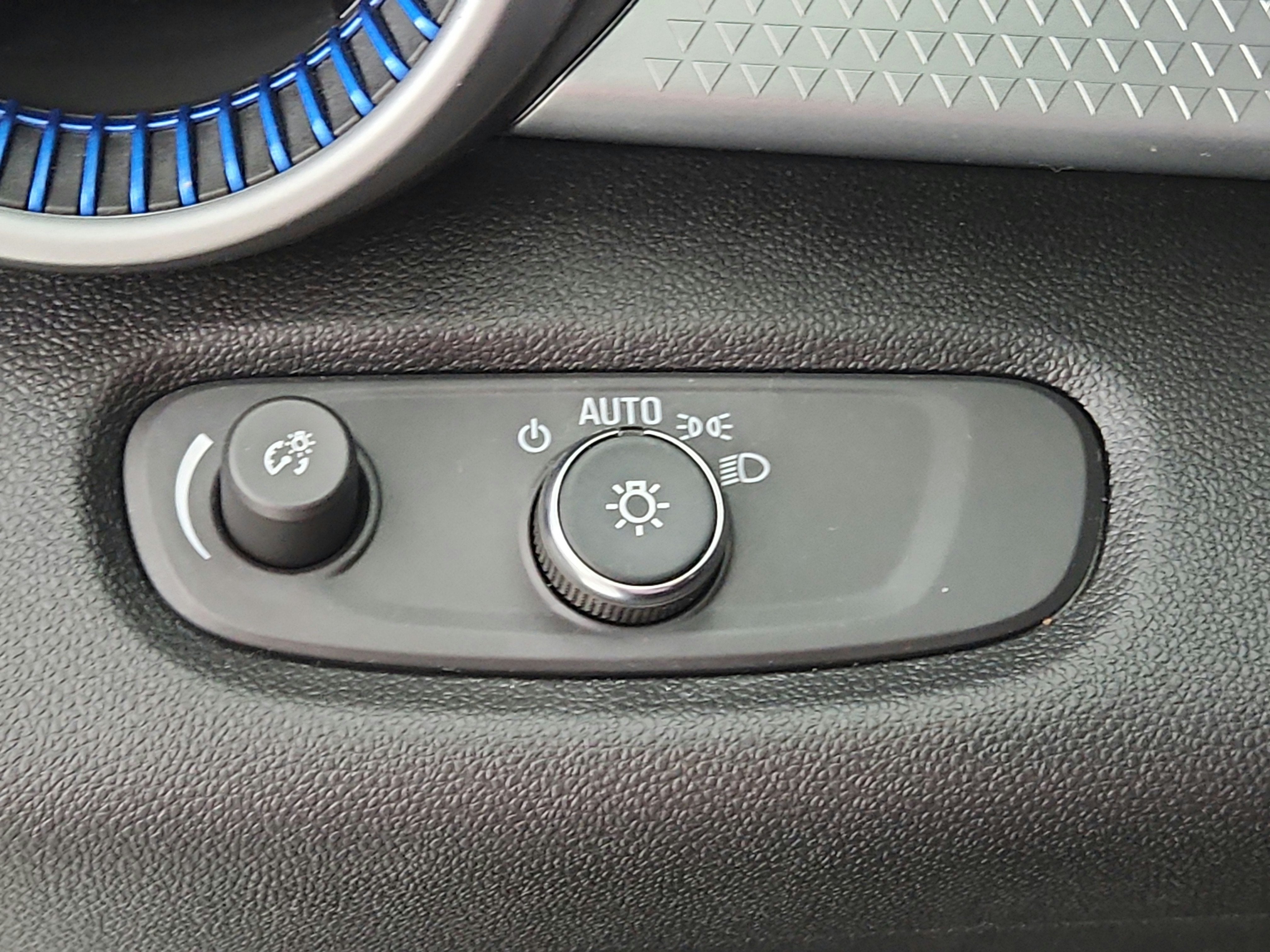 2025 Chevrolet Trax FWD 4dr LS