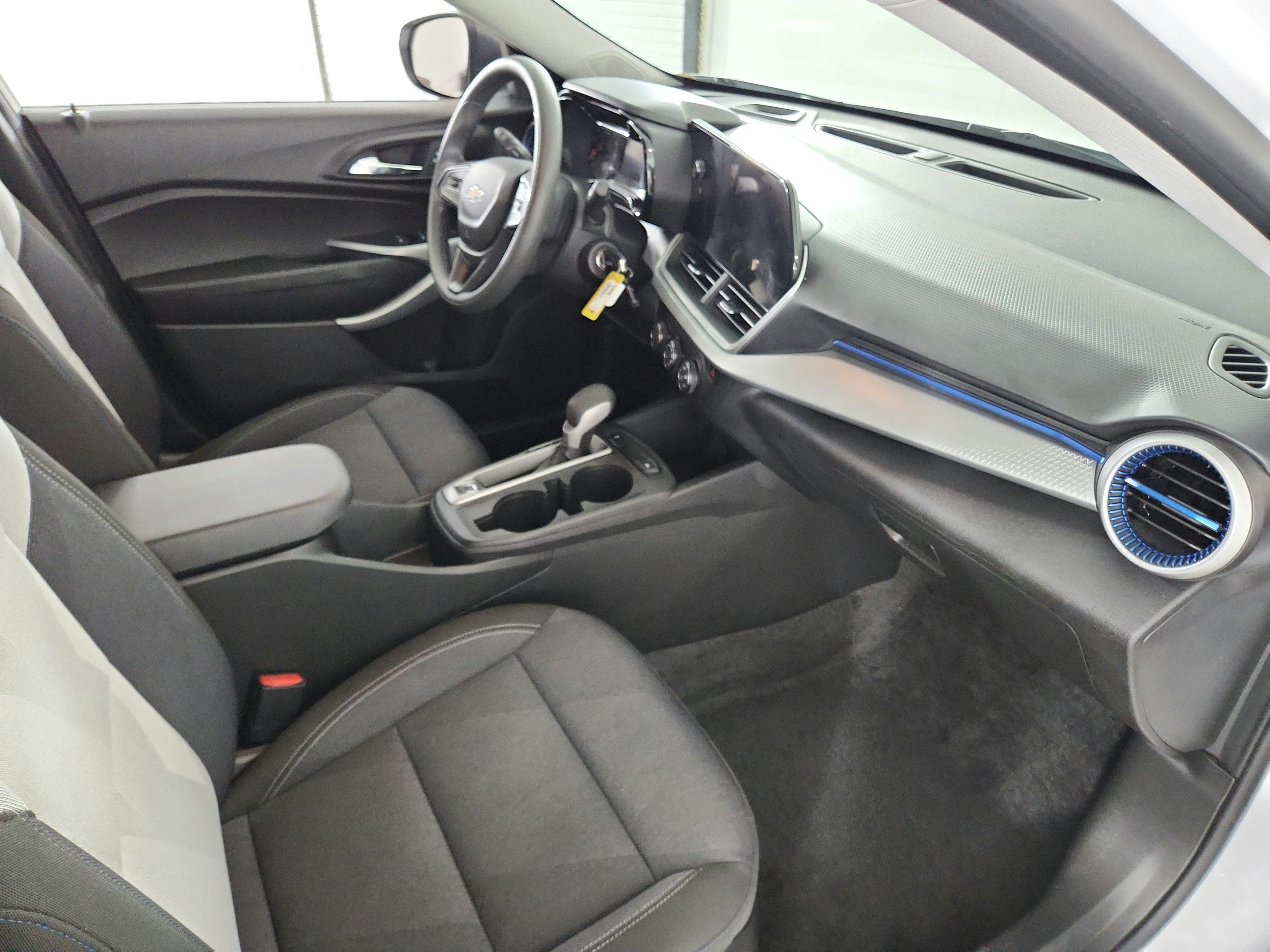 2025 Chevrolet Trax FWD 4dr LS